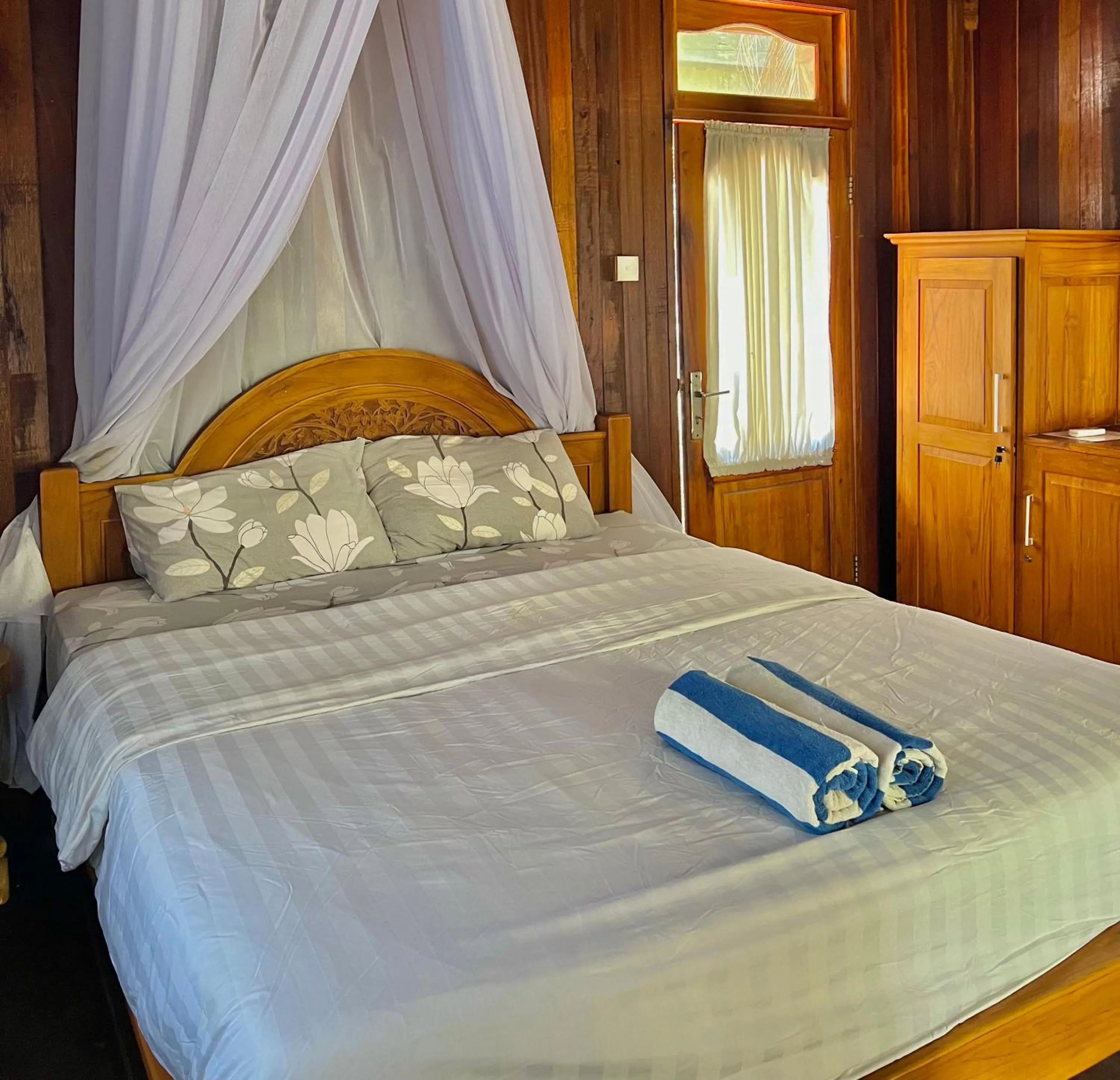 Bed in Bronze Bungalows