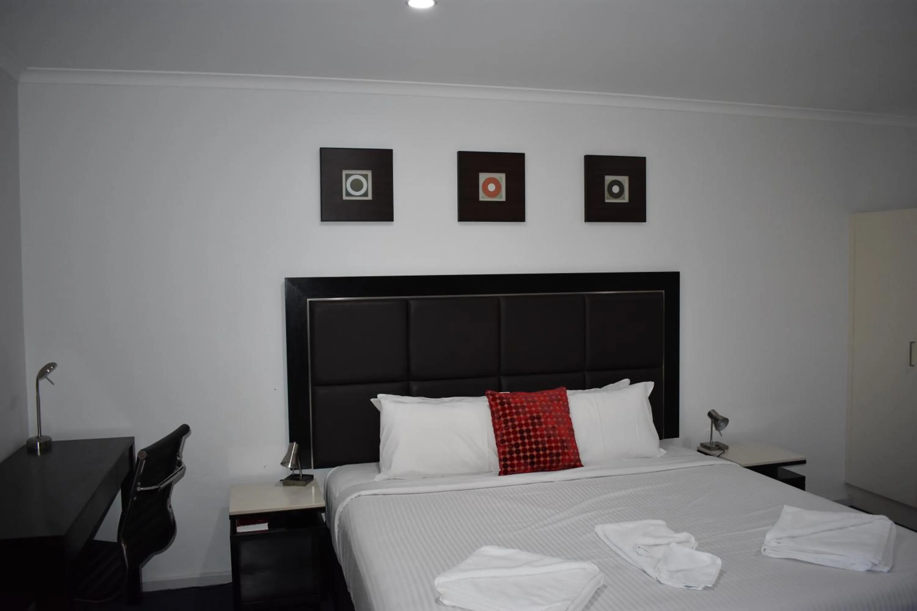 Bed in Roundhouse Motel