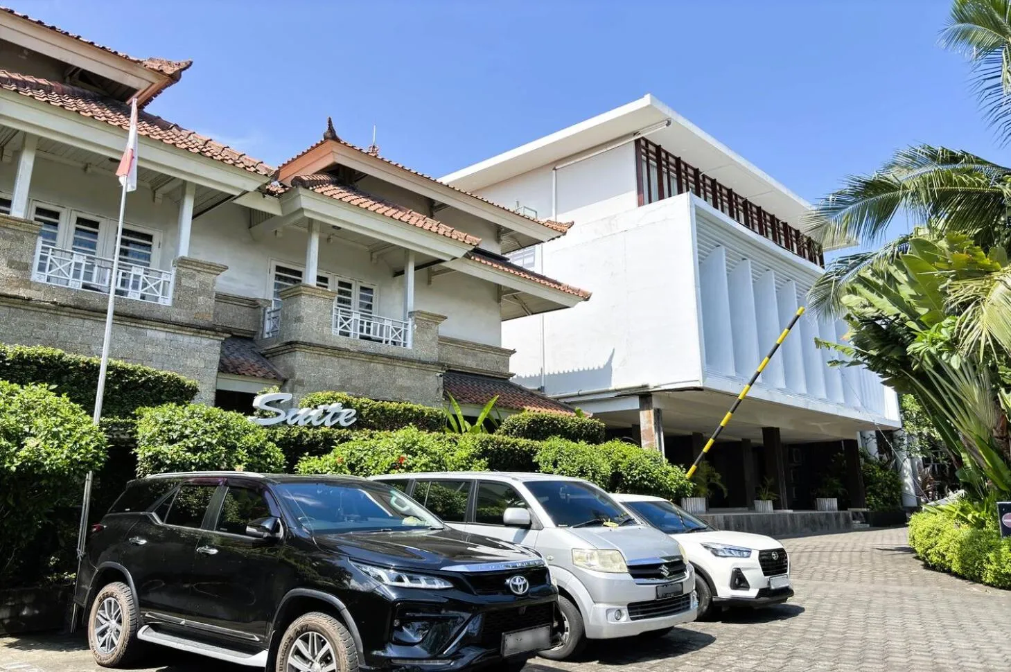 Parking in The Lerina Hotel Nusa Dua