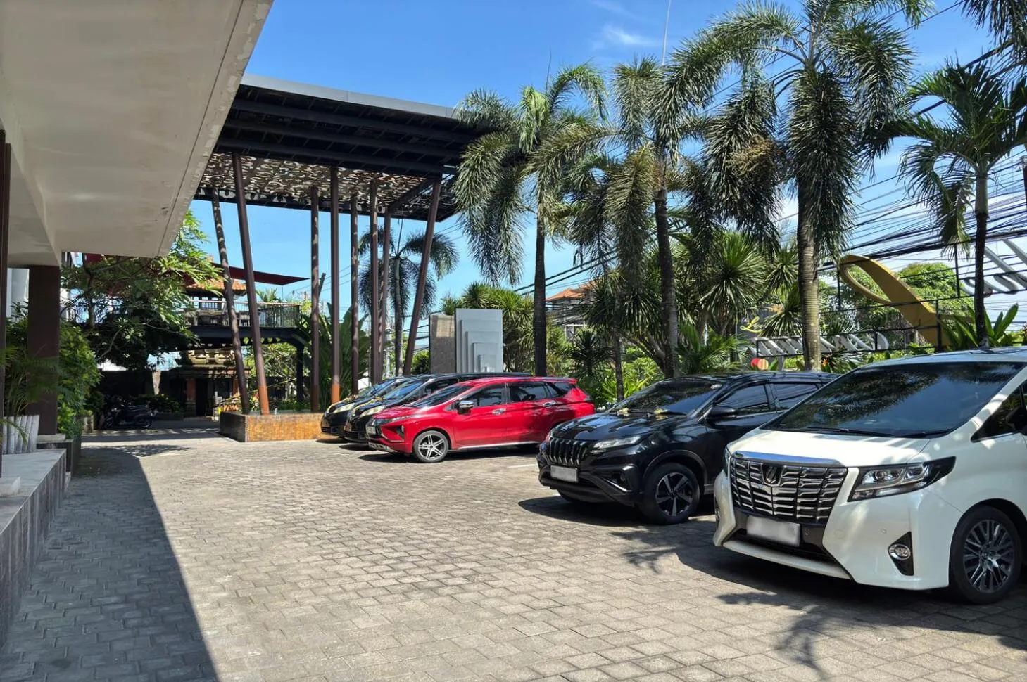 Parking in The Lerina Hotel Nusa Dua