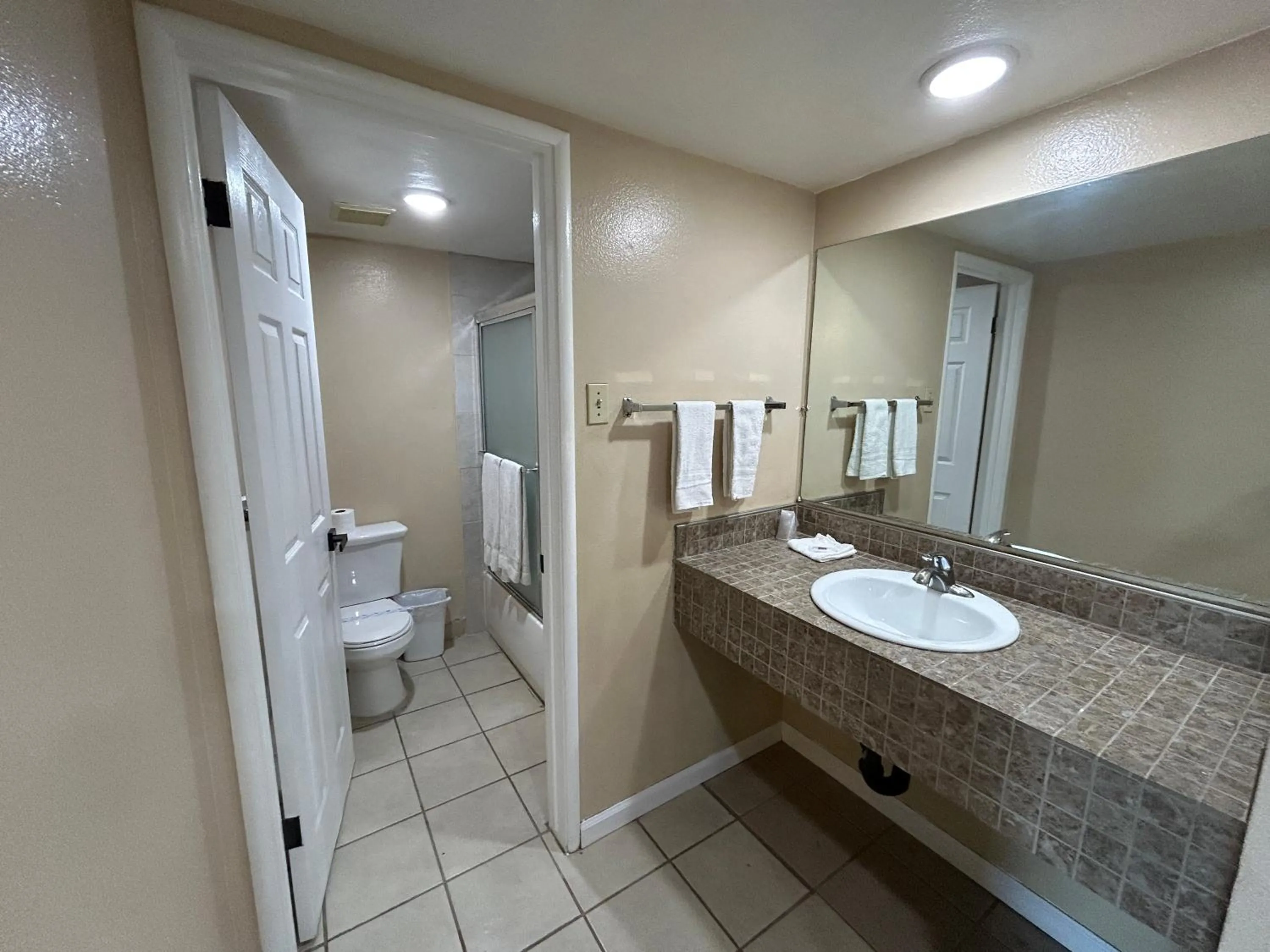 Bathroom in Motel 6 Selma, CA