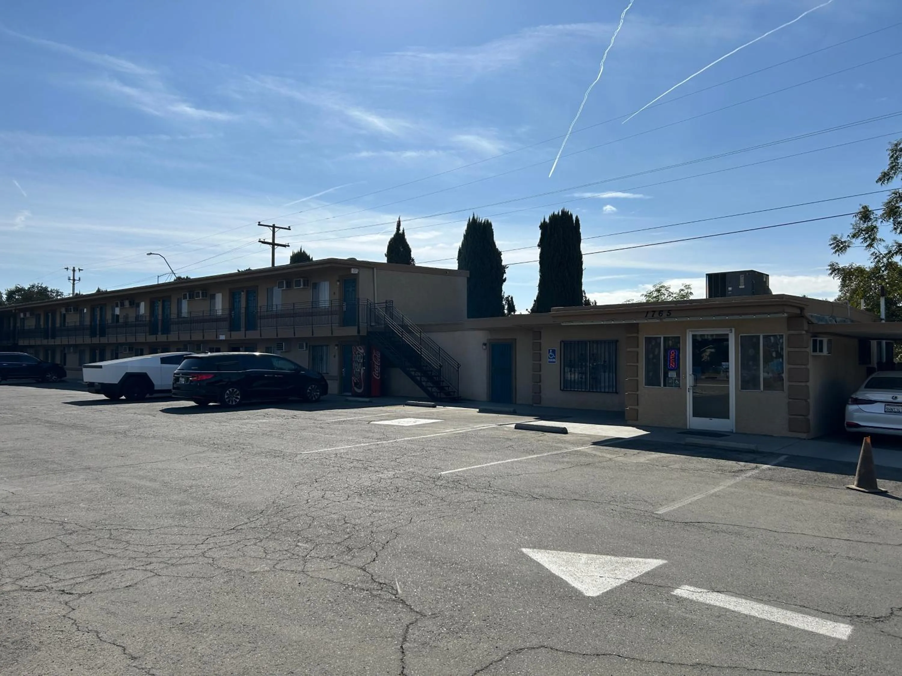 Parking in Motel 6 Selma, CA