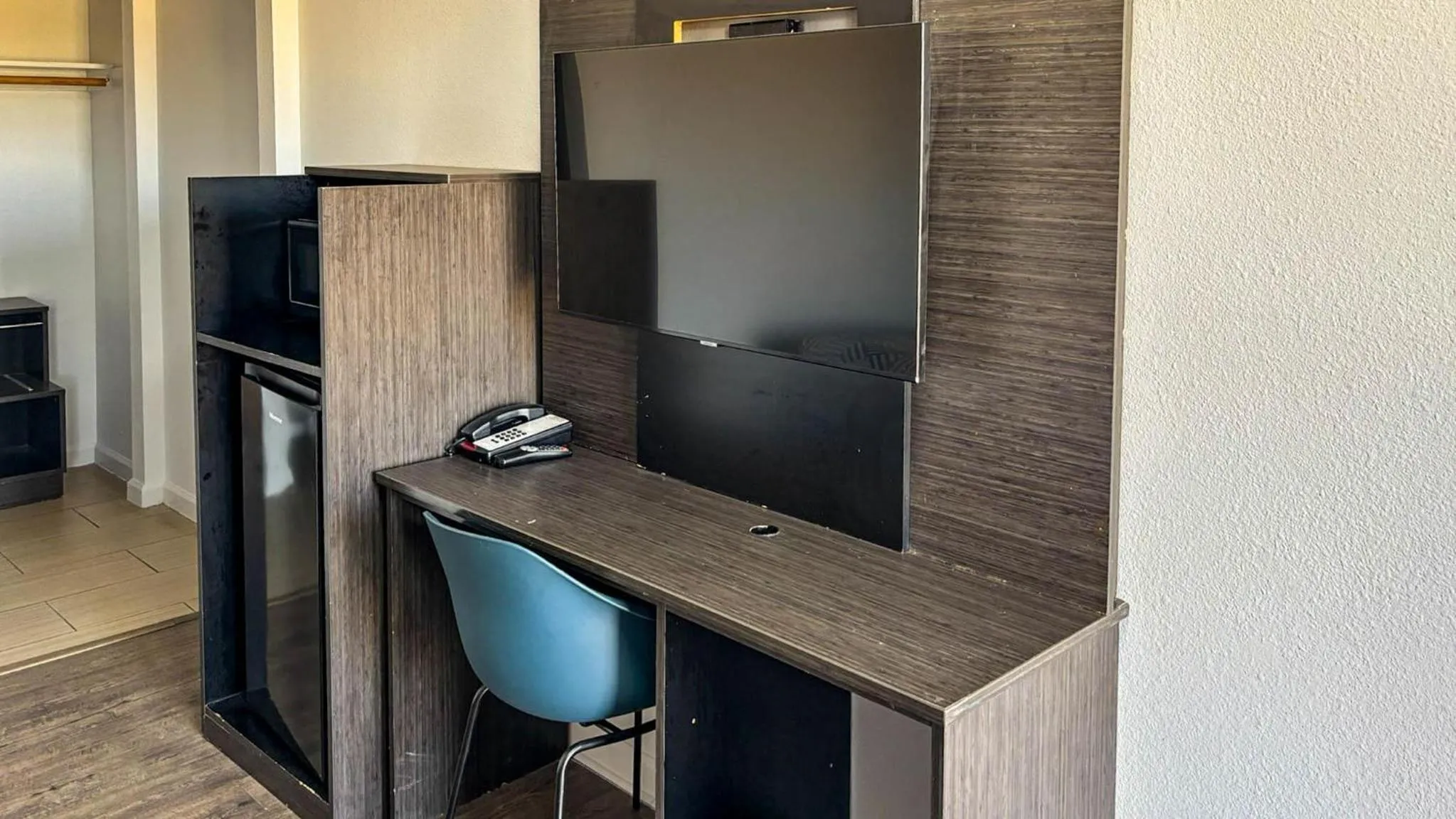 minibar in Motel 6 Selma, CA