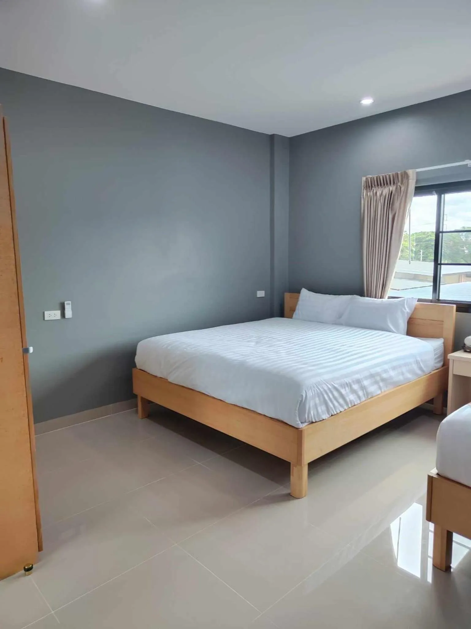 Bed in Modern House CNX