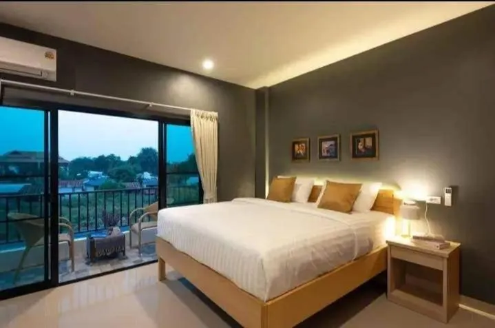 Bed in Modern House CNX