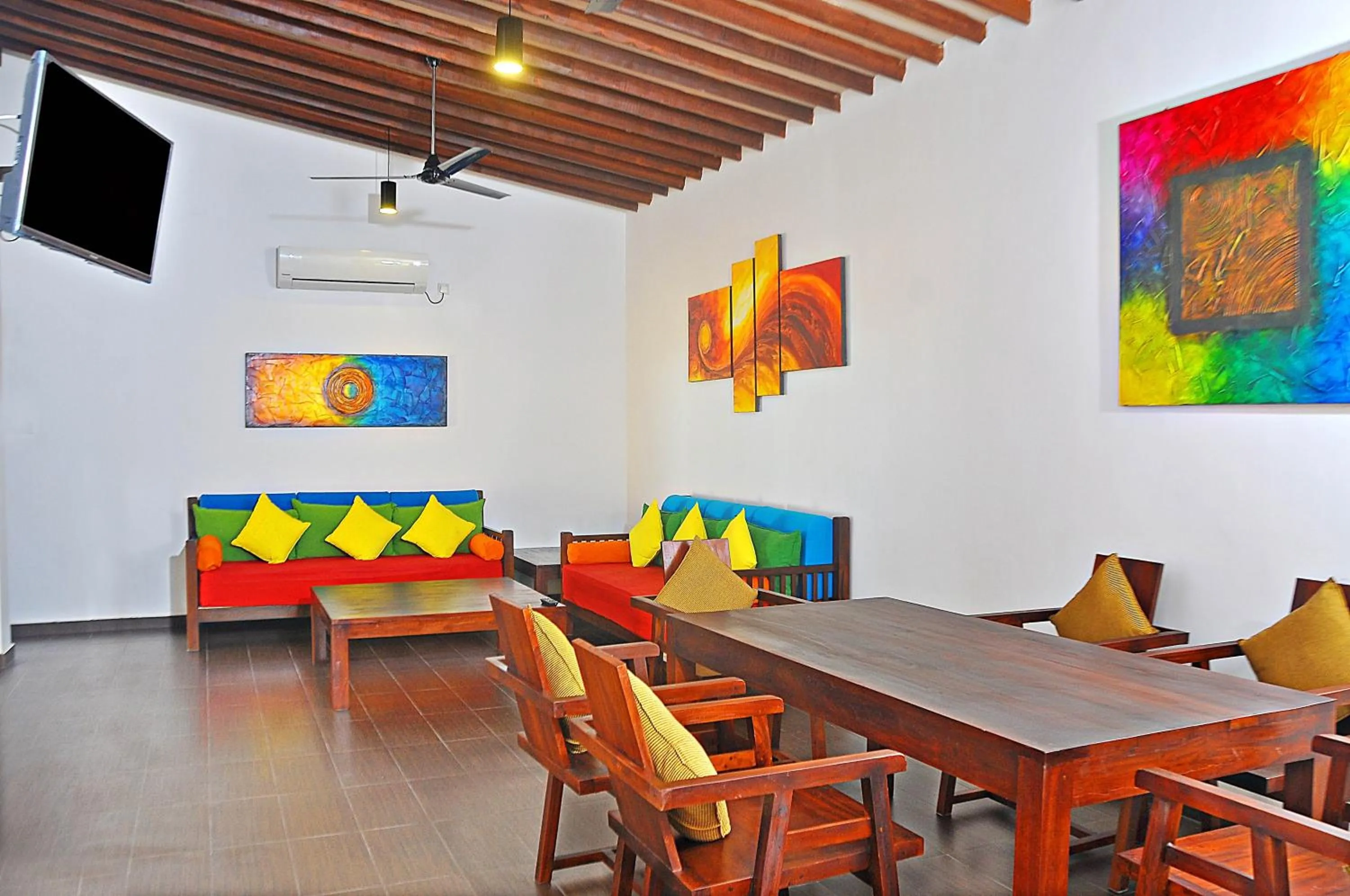 Communal lounge/ TV room in The Beach Cabanas Retreat & Spa