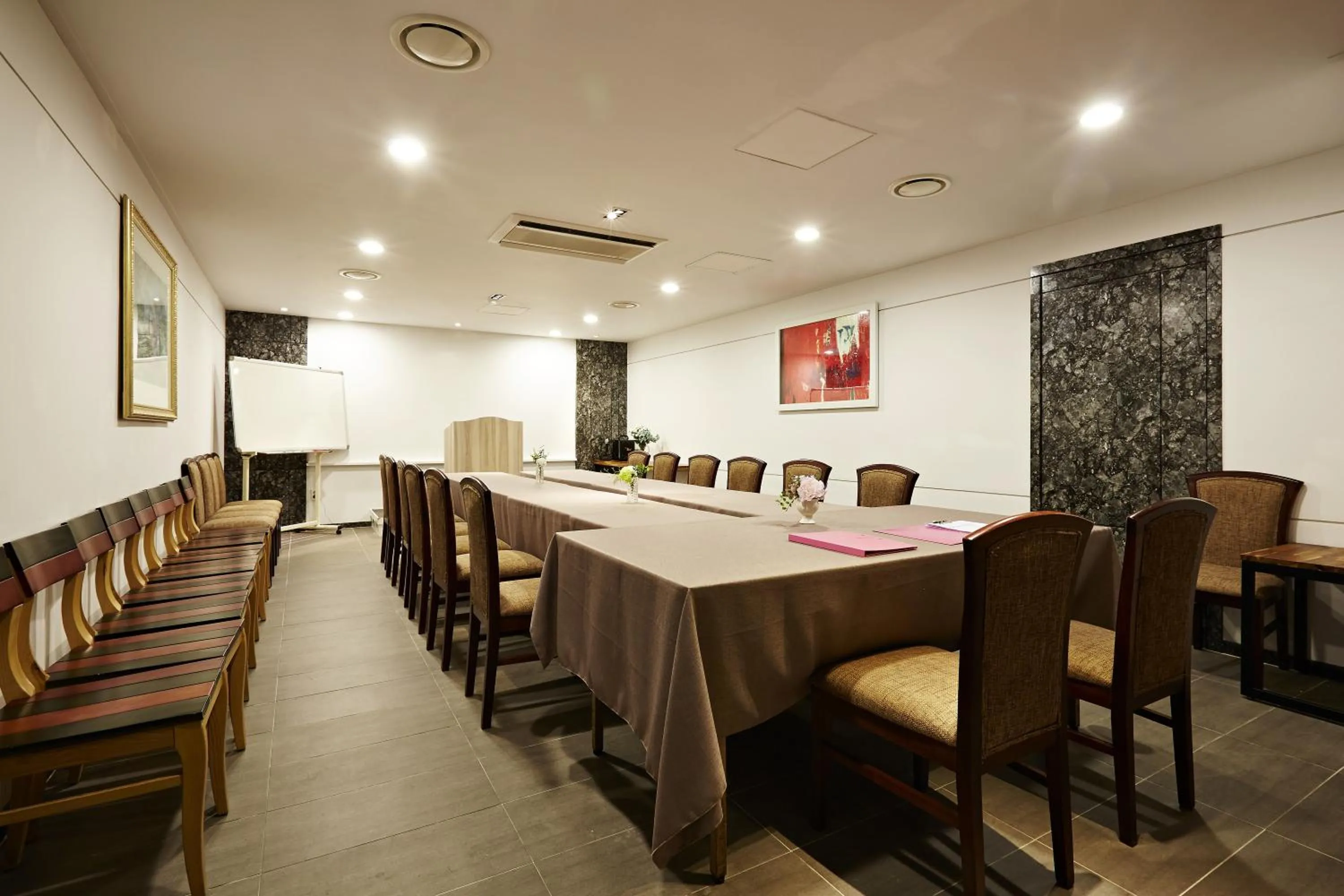 Business facilities in Cheongju Namoo Hotel