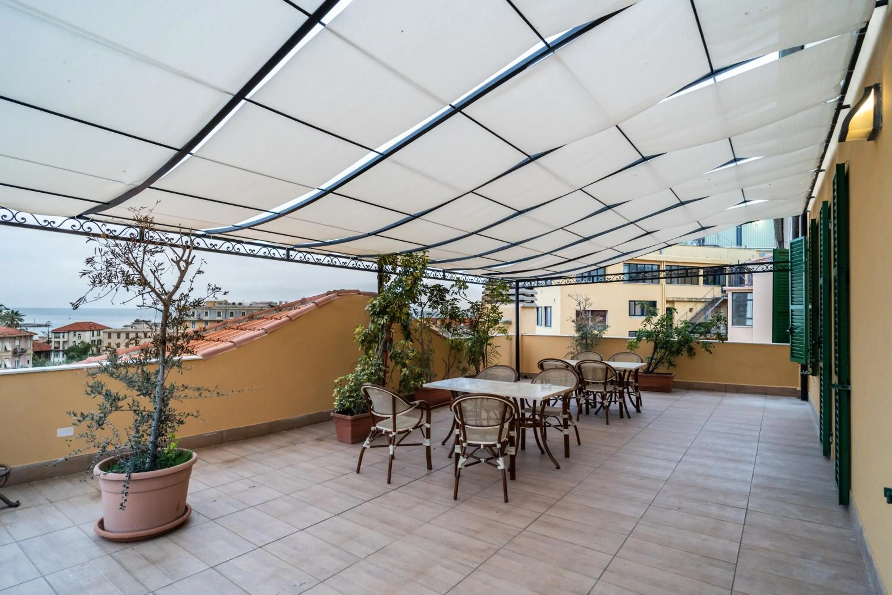 Property building in Hotel Globo Suite-Correnti hotels