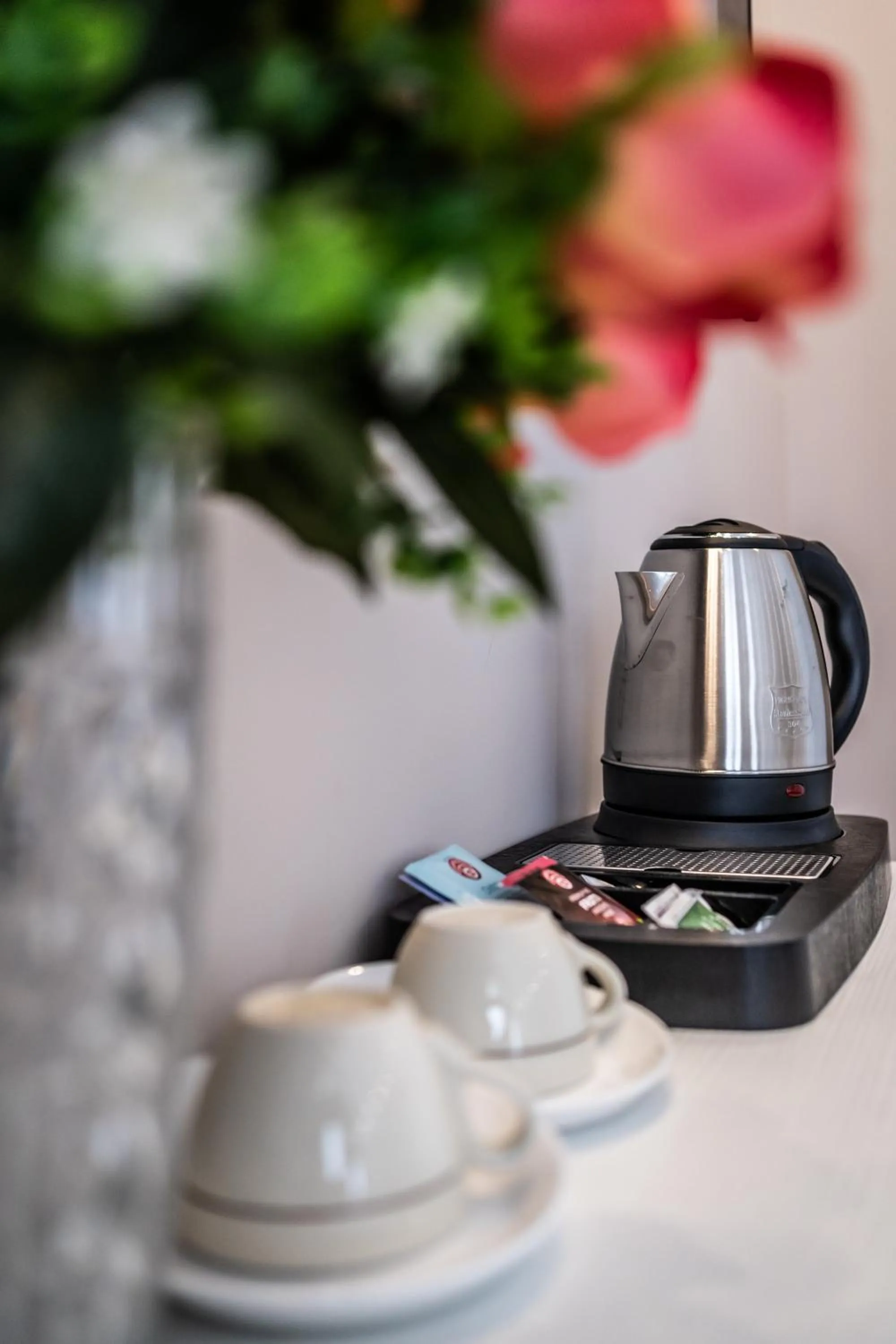 Photo of the whole room in Hotel Globo Suite-Correnti hotels