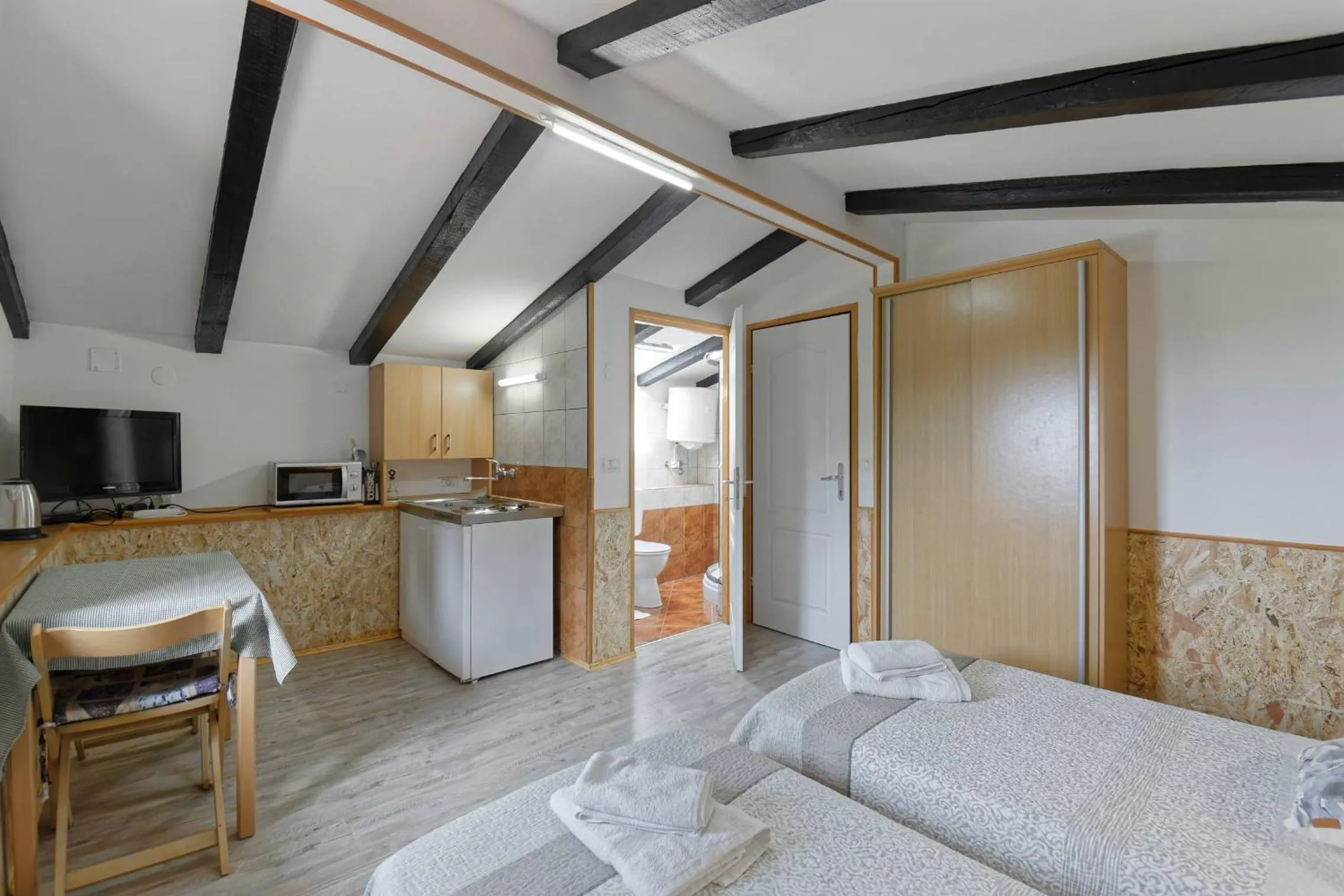 Kitchen or kitchenette, Bed in Apartments Smile by Rent Istria