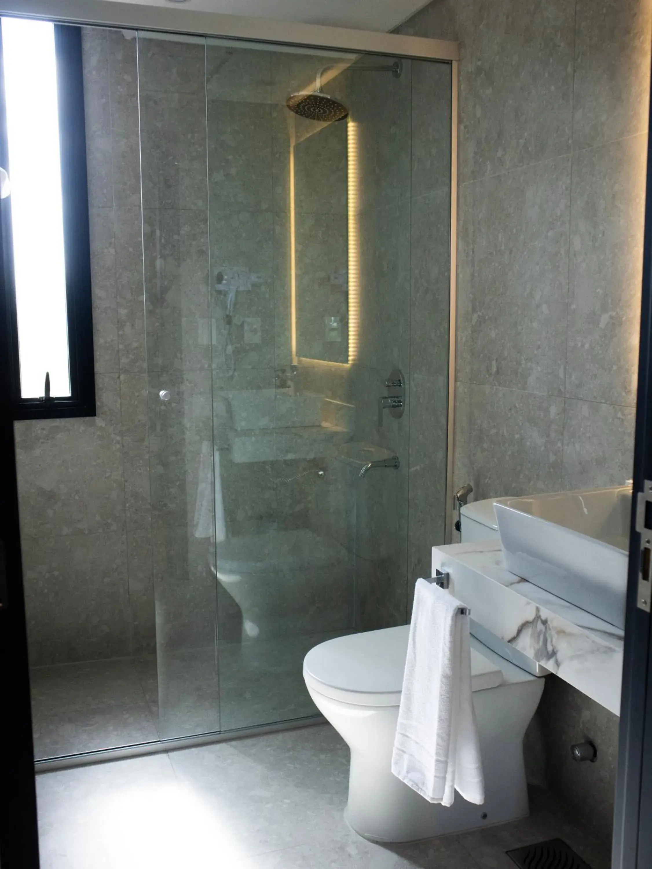 Shower in Divina Tower Apart Hotel Shower in Divina Tower Apart Hotel