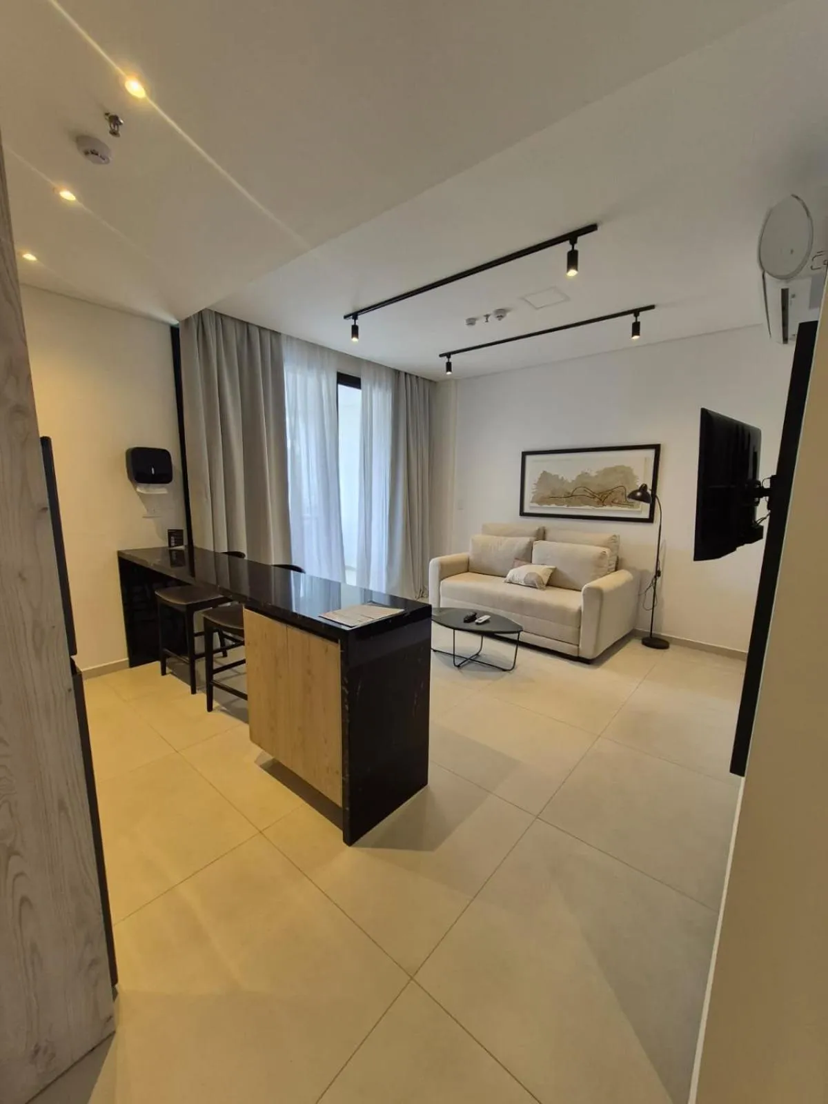 Living room, Bed in Divina Tower Apart Hotel