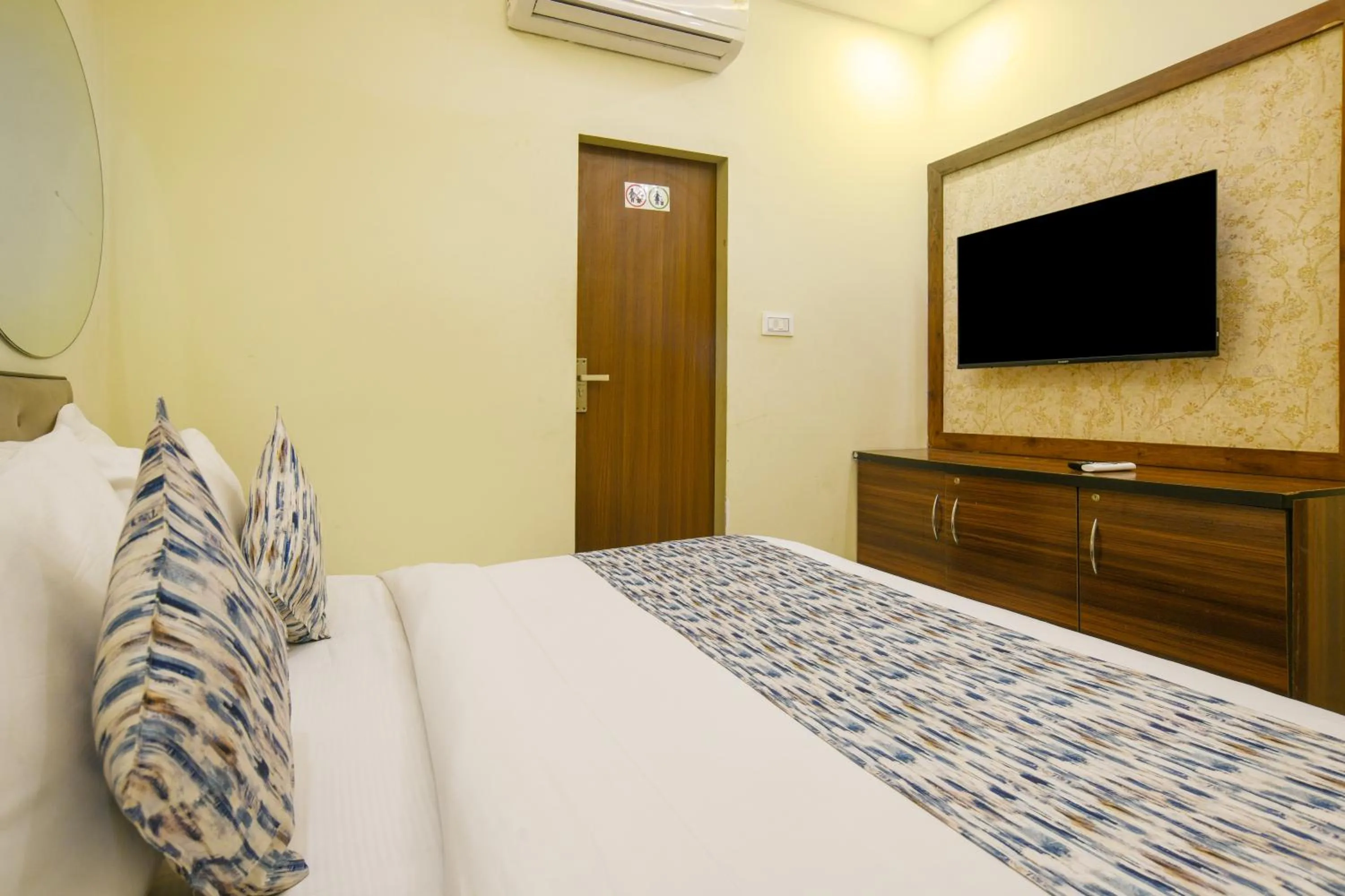 Photo of the whole room in Hotel One Stay