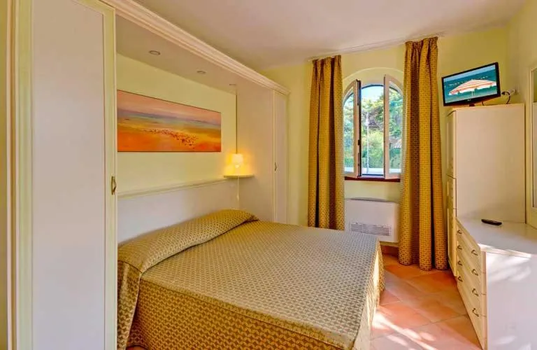 Bed in La Piazzetta Affittacamere B&B