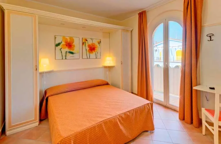 Bed in La Piazzetta Affittacamere B&B