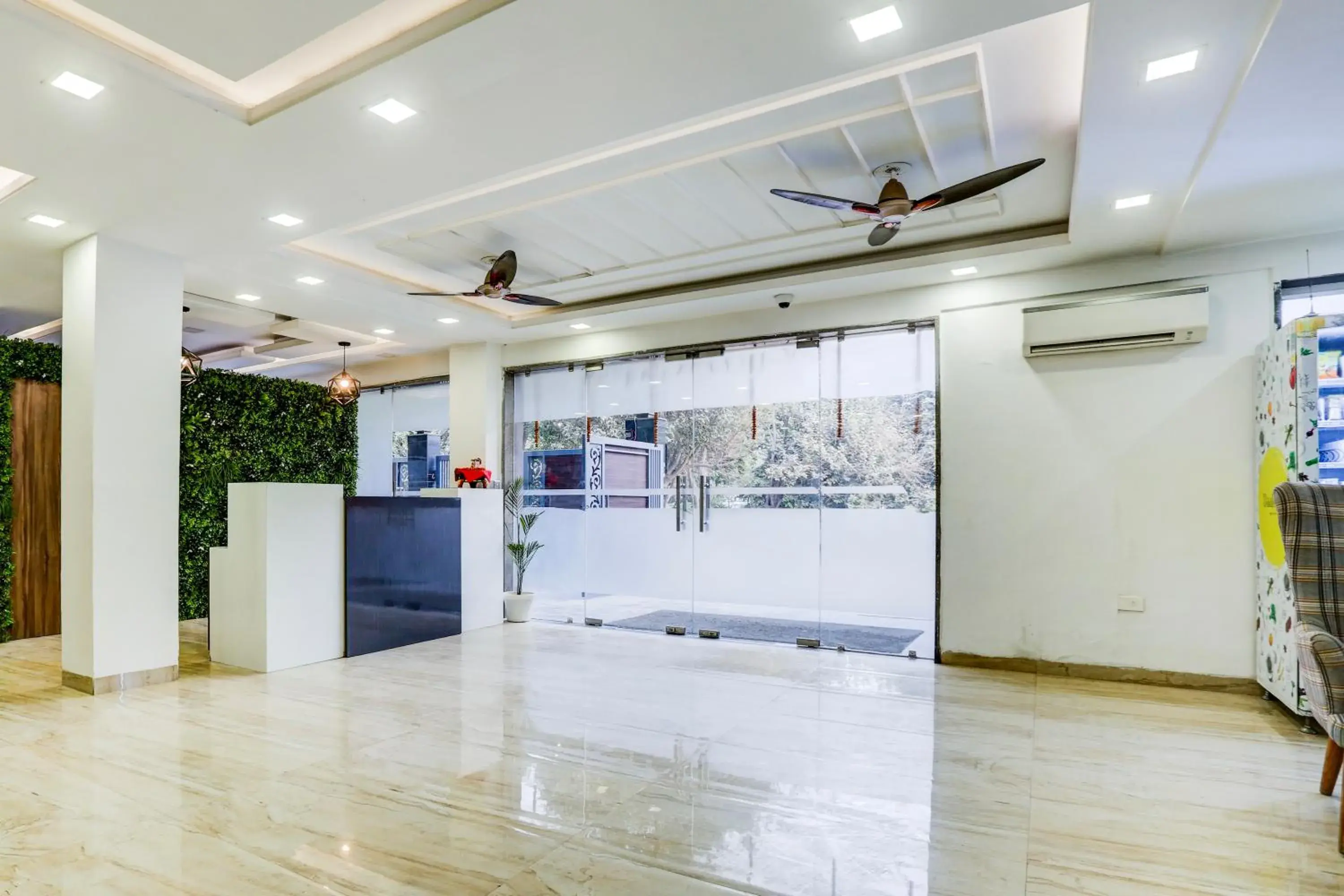 Facade/entrance in Hotel Grey Medicity Modern Rooms, Prime Location, Affordable Rates I Near Medanta Facade/entrance in Hotel Grey Medicity Modern Rooms, Prime Location, Affordable Rates I Near Medanta