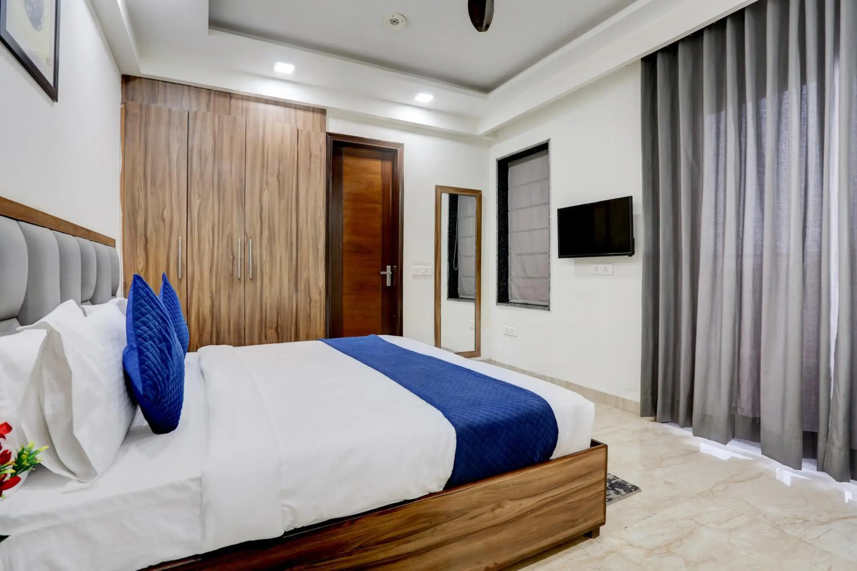 Bed in Hotel Grey Medicity Modern Rooms, Prime Location, Affordable Rates I Near Medanta Bed in Hotel Grey Medicity Modern Rooms, Prime Location, Affordable Rates I Near Medanta
