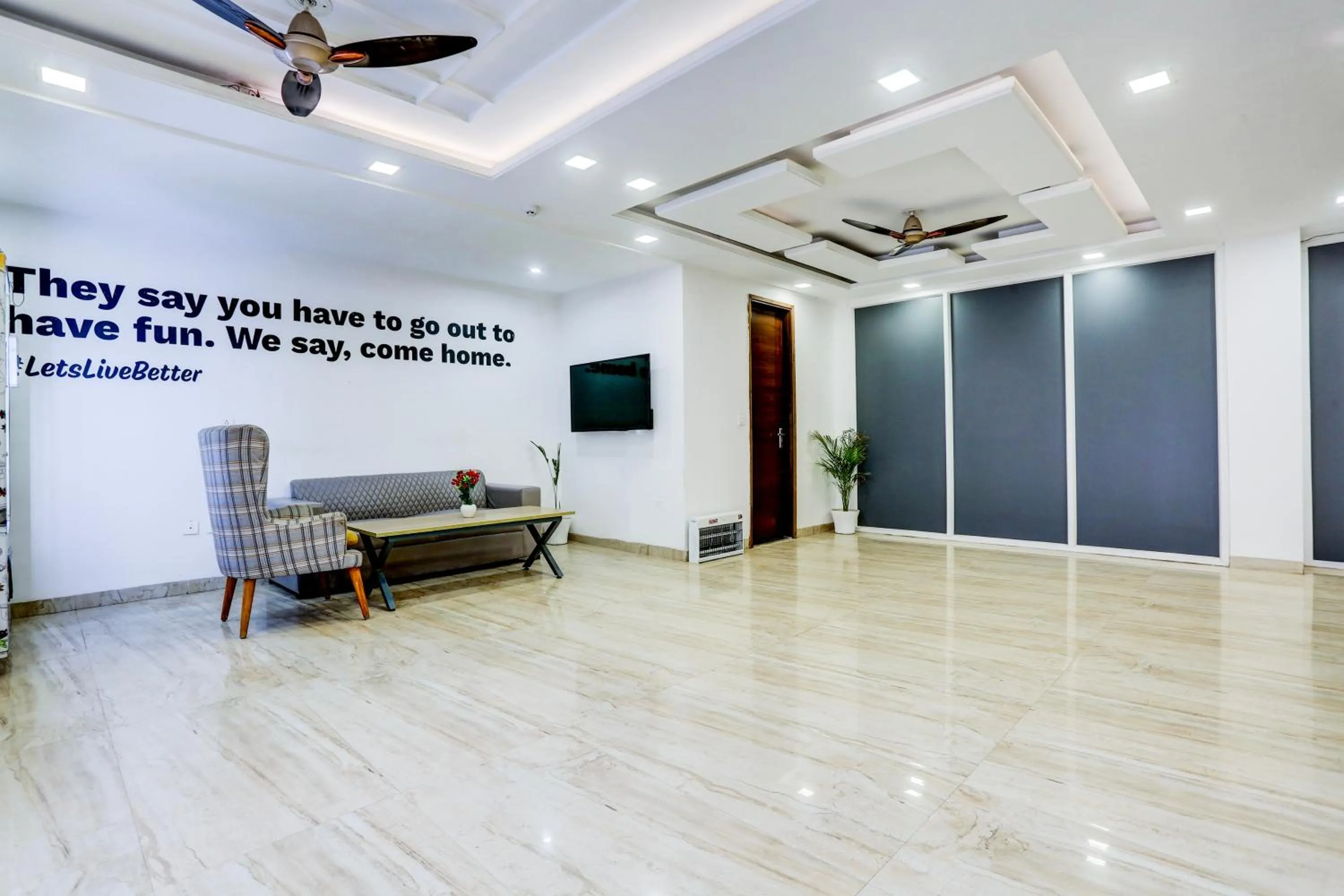 Seating area in Hotel Grey Medicity Modern Rooms, Prime Location, Affordable Rates I Near Medanta