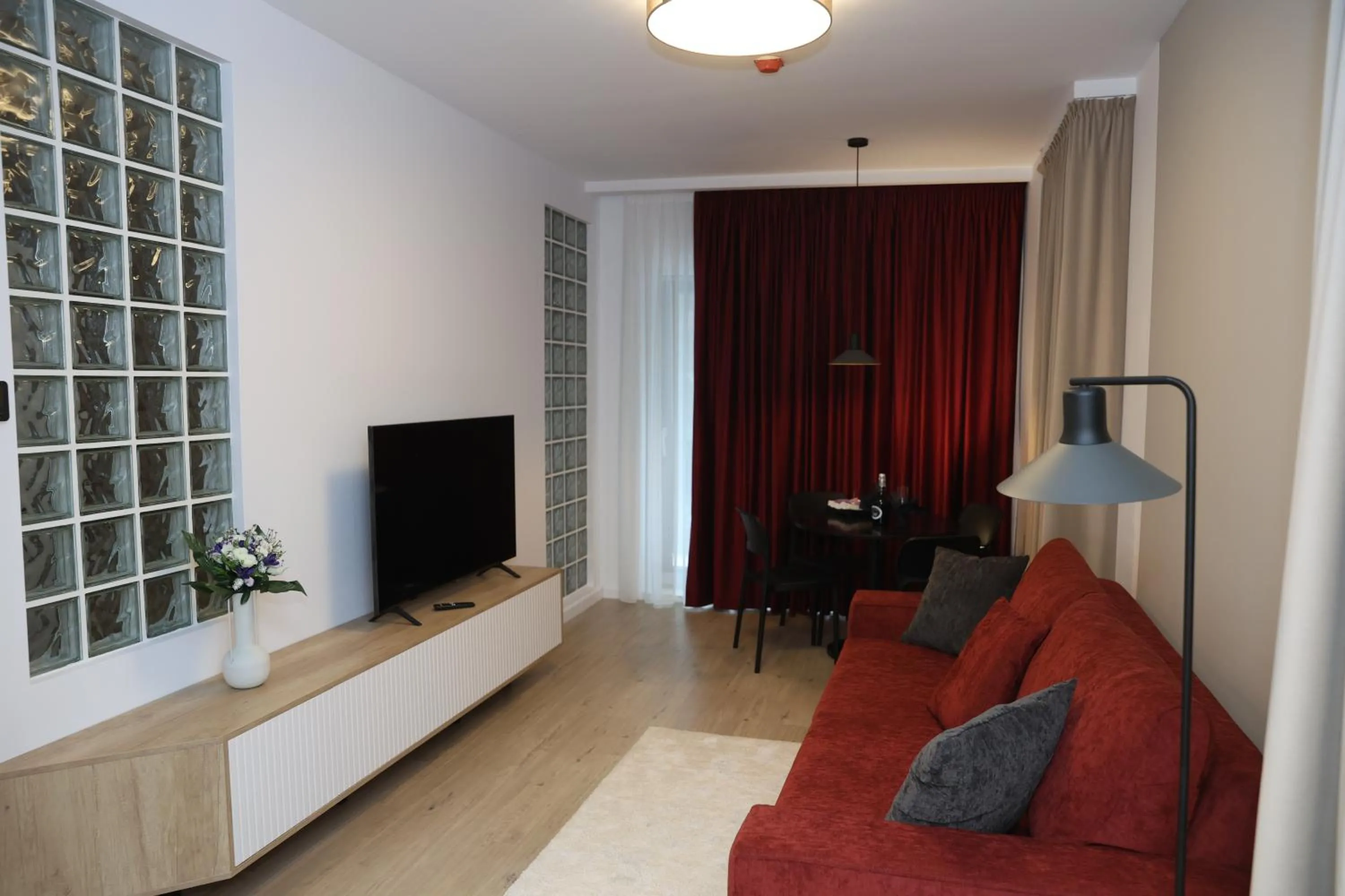 TV and multimedia in Montan-Aparthotel