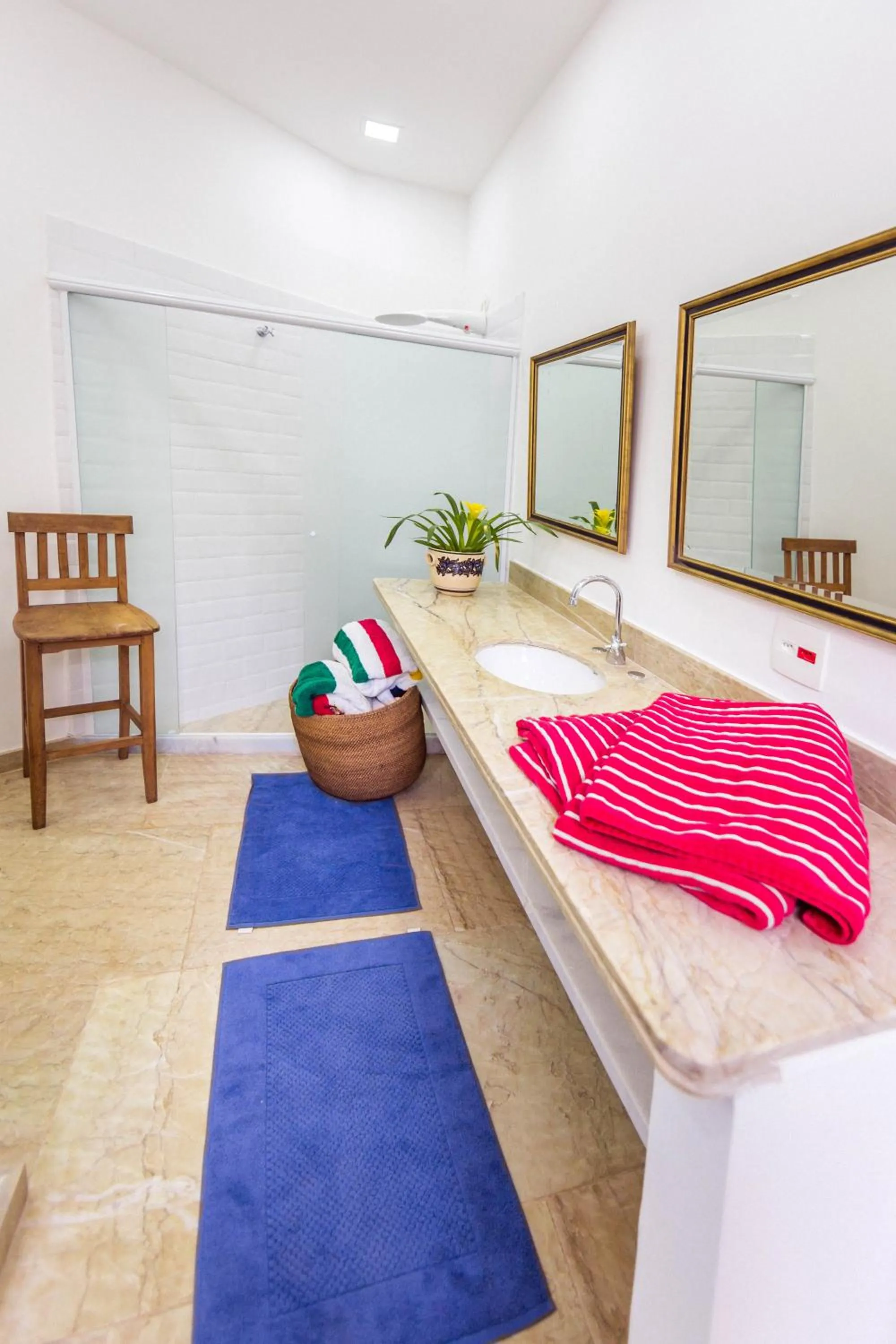 Bathroom, Bed in Gerthrudes Bed & Breakfast
