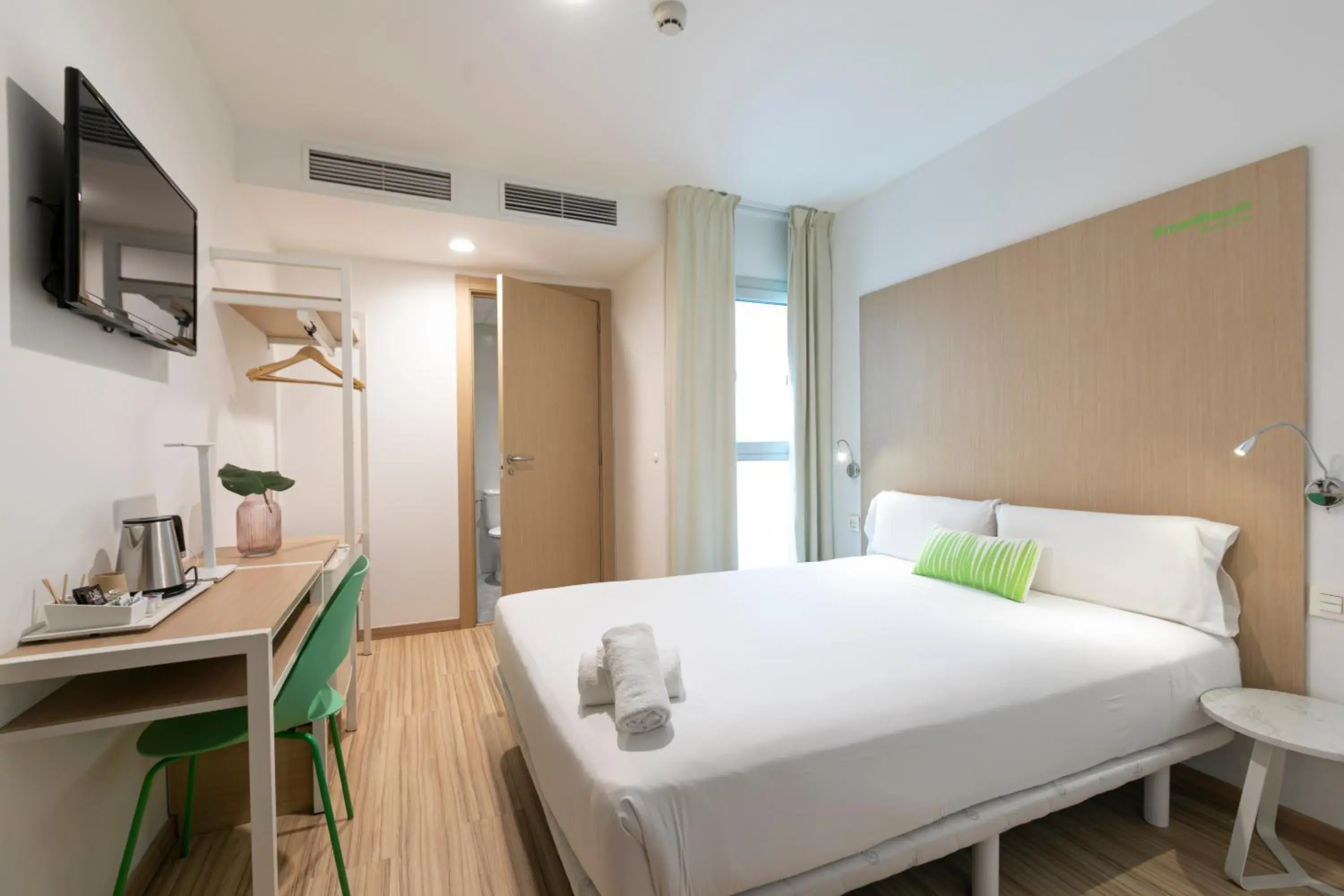 Double Room in SmartRoom Barcelona Double Room in SmartRoom Barcelona