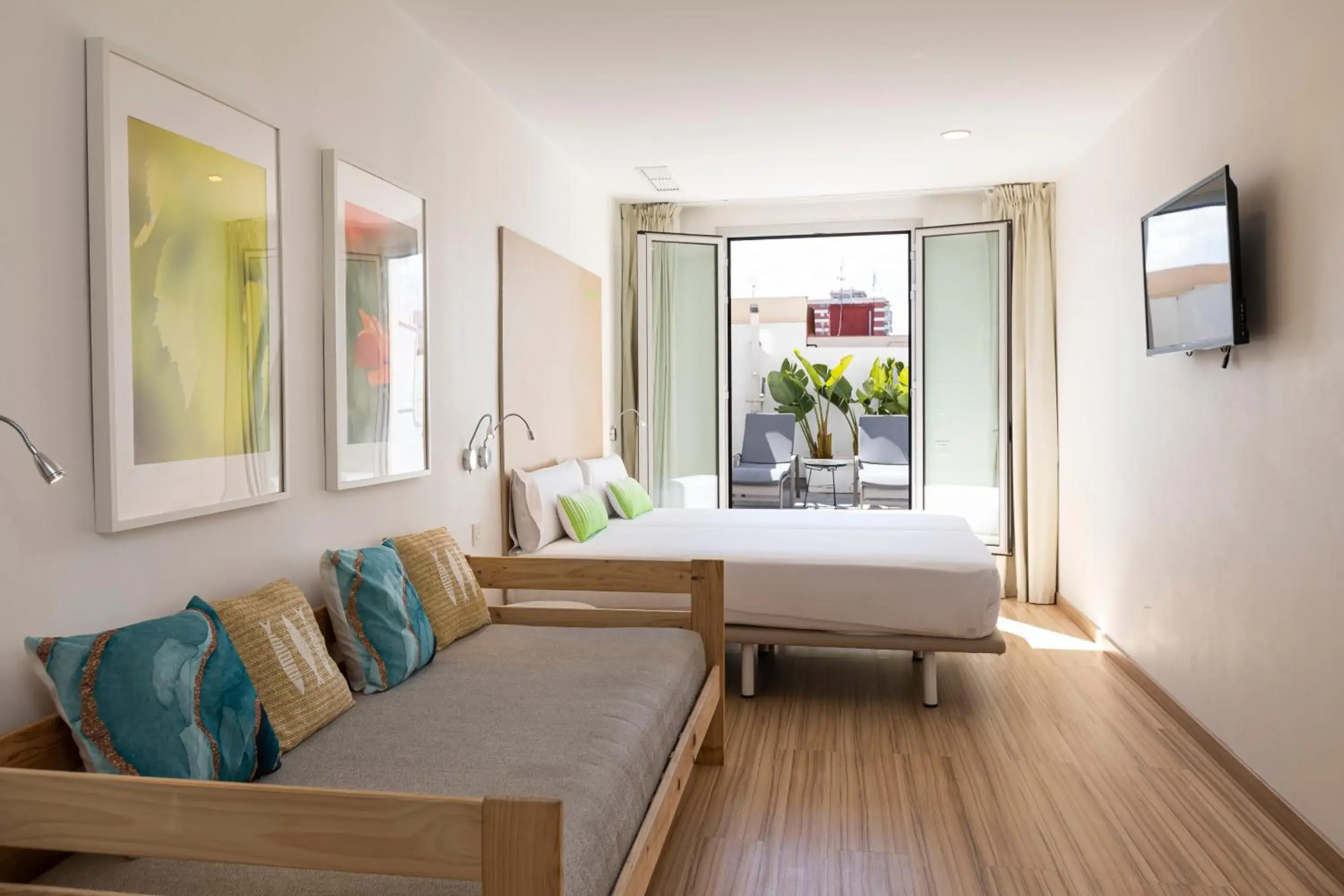 Superior Double or Twin Room with Terrace in SmartRoom Barcelona Superior Double or Twin Room with Terrace in SmartRoom Barcelona