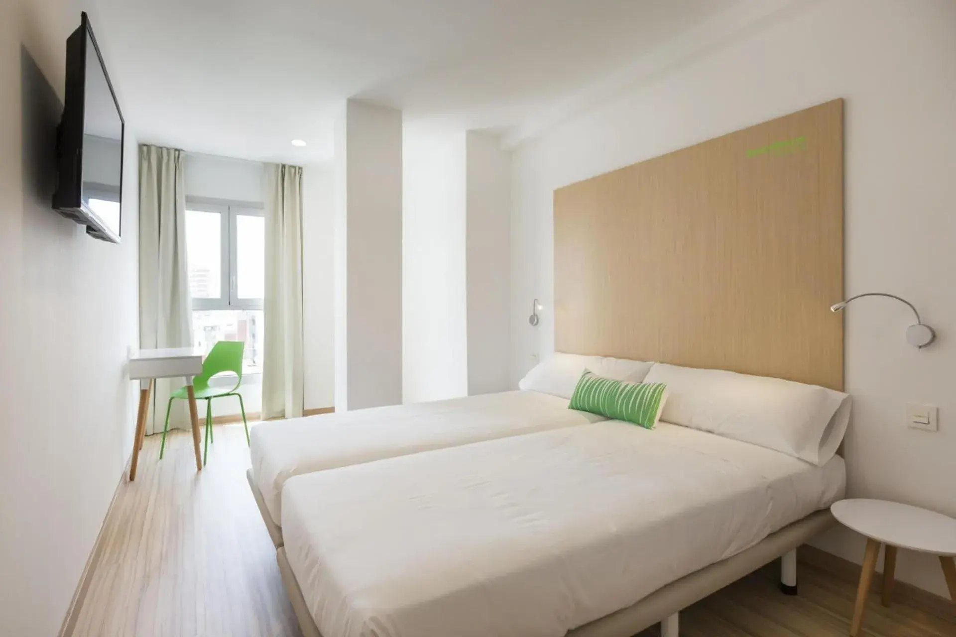 Twin Room with Extra Bed in SmartRoom Barcelona Twin Room with Extra Bed in SmartRoom Barcelona