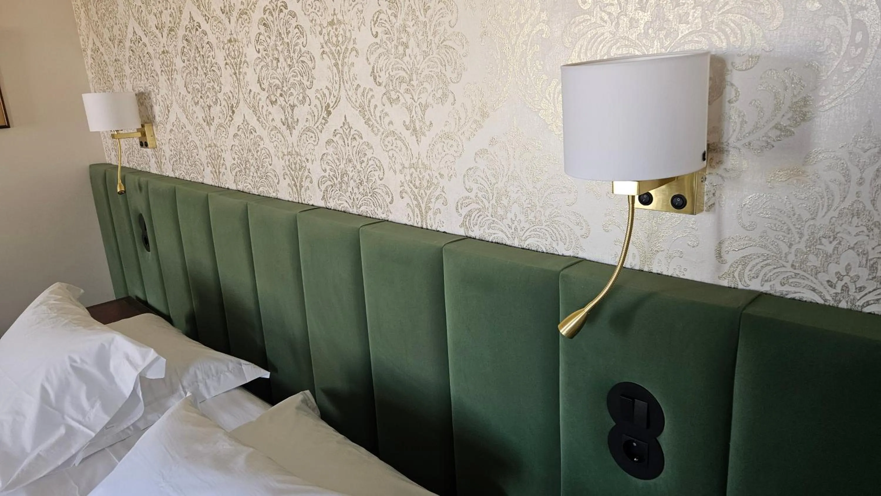 Bedroom, Bed in Solar das Tilias - Historic House