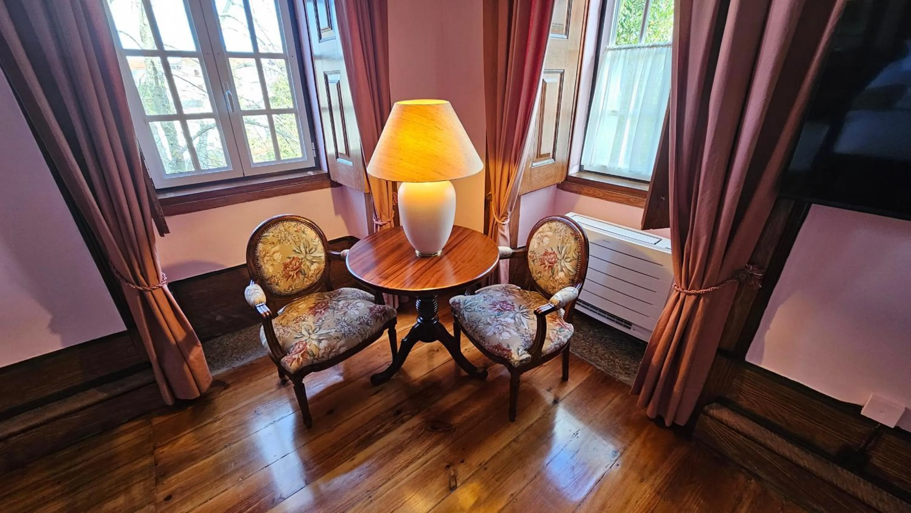 Seating area in Solar das Tilias - Historic House