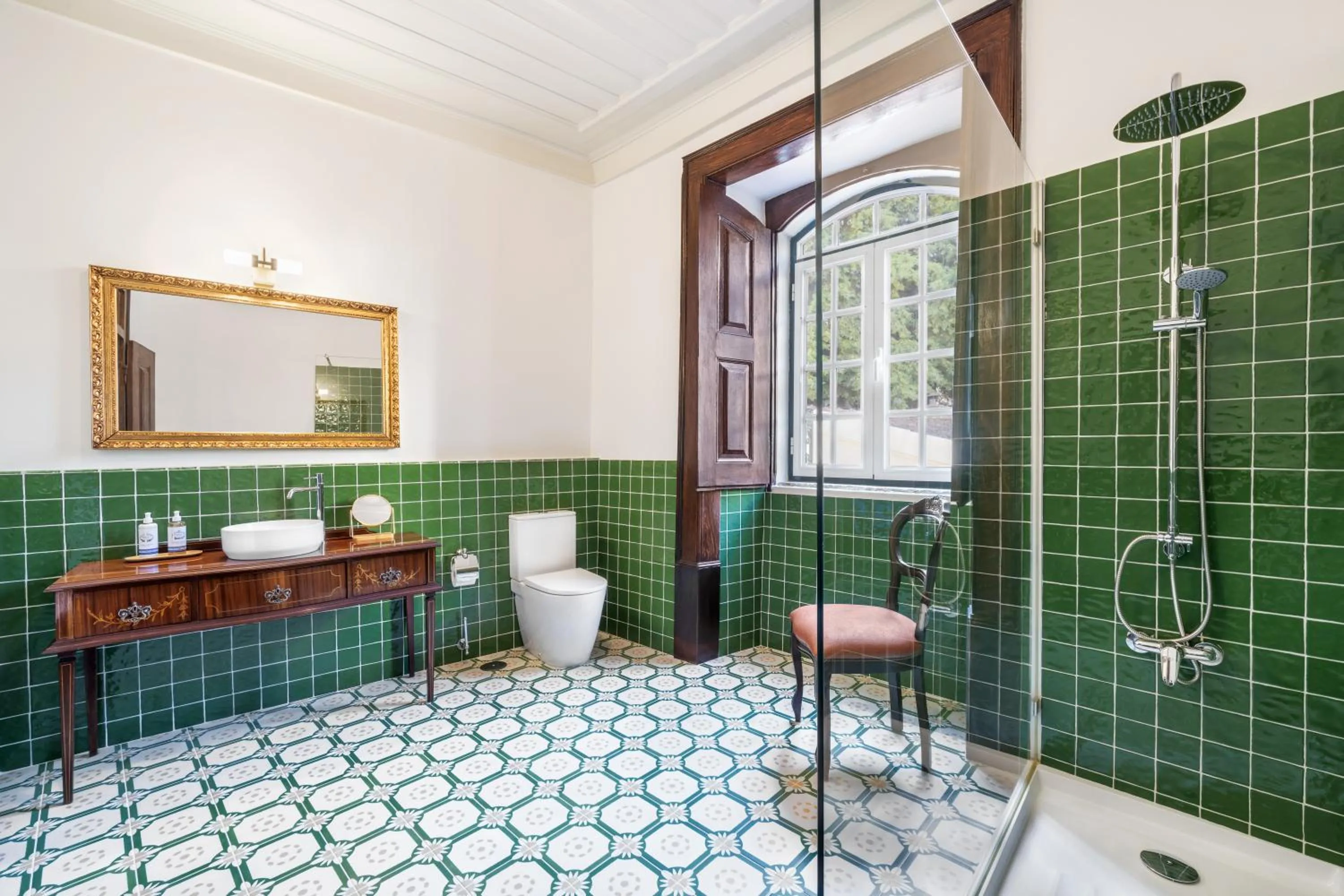 Shower in Solar das Tilias - Historic House