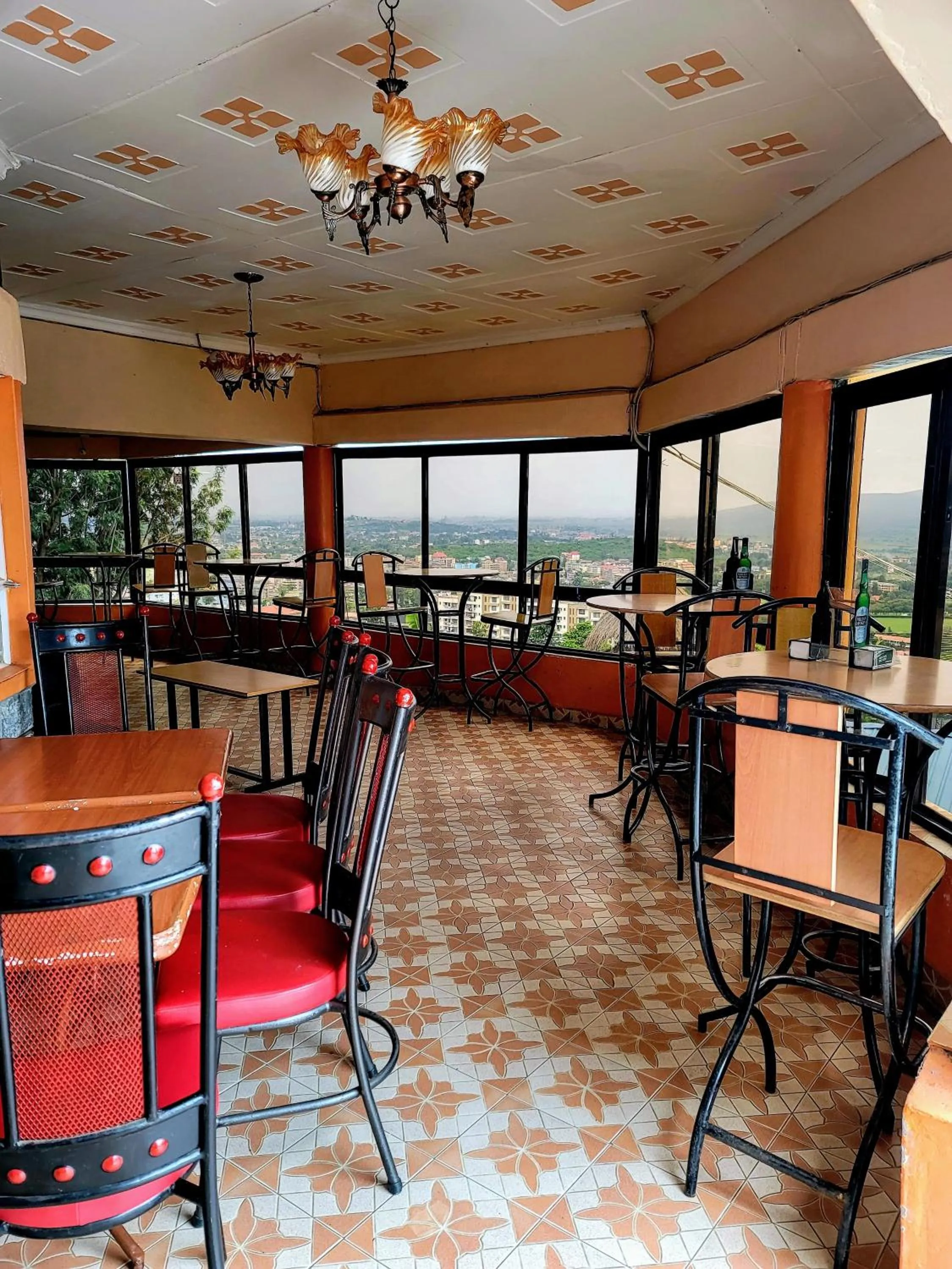 Restaurant/places to eat in Apex Resort