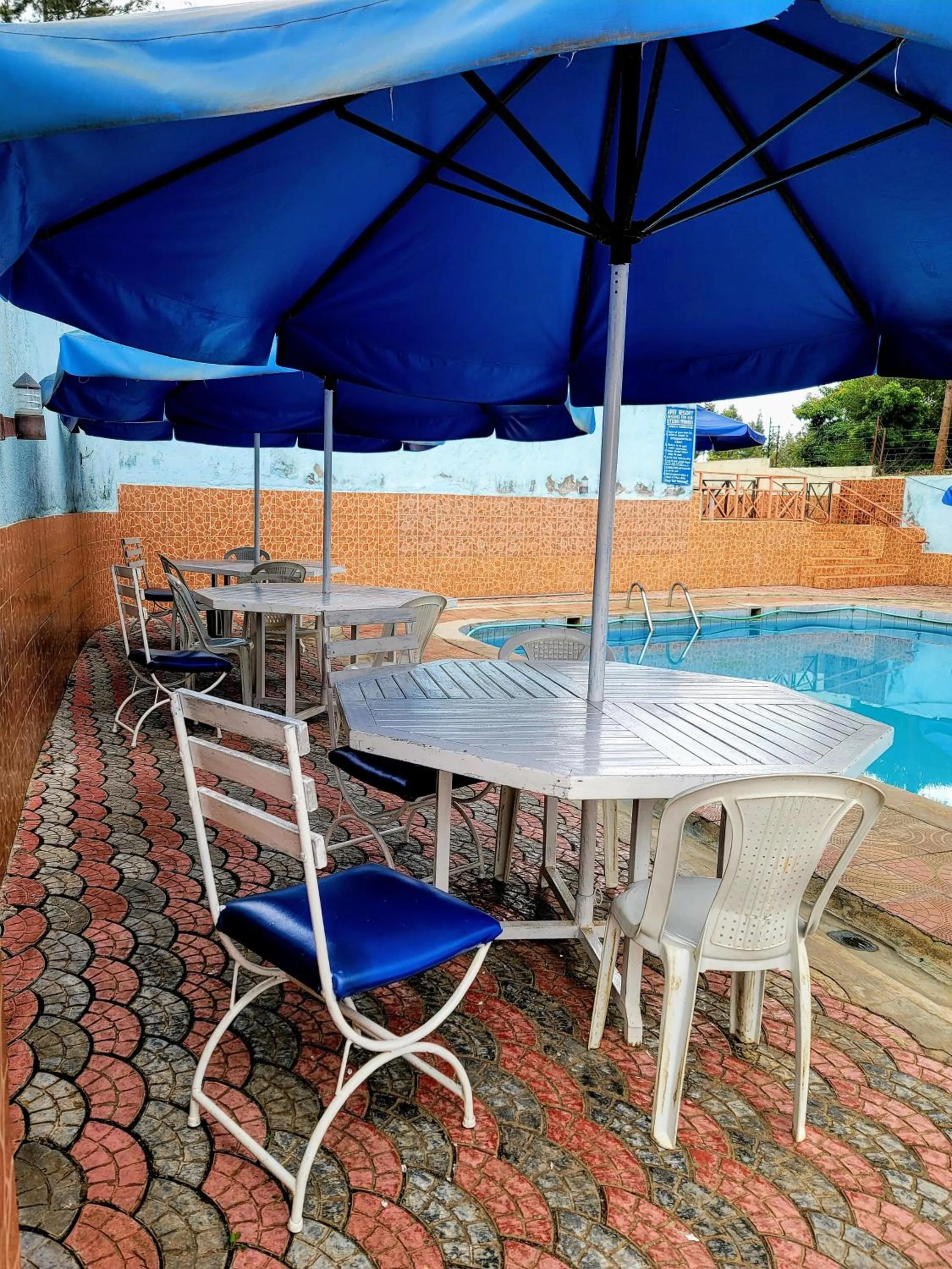 Swimming pool in Apex Resort