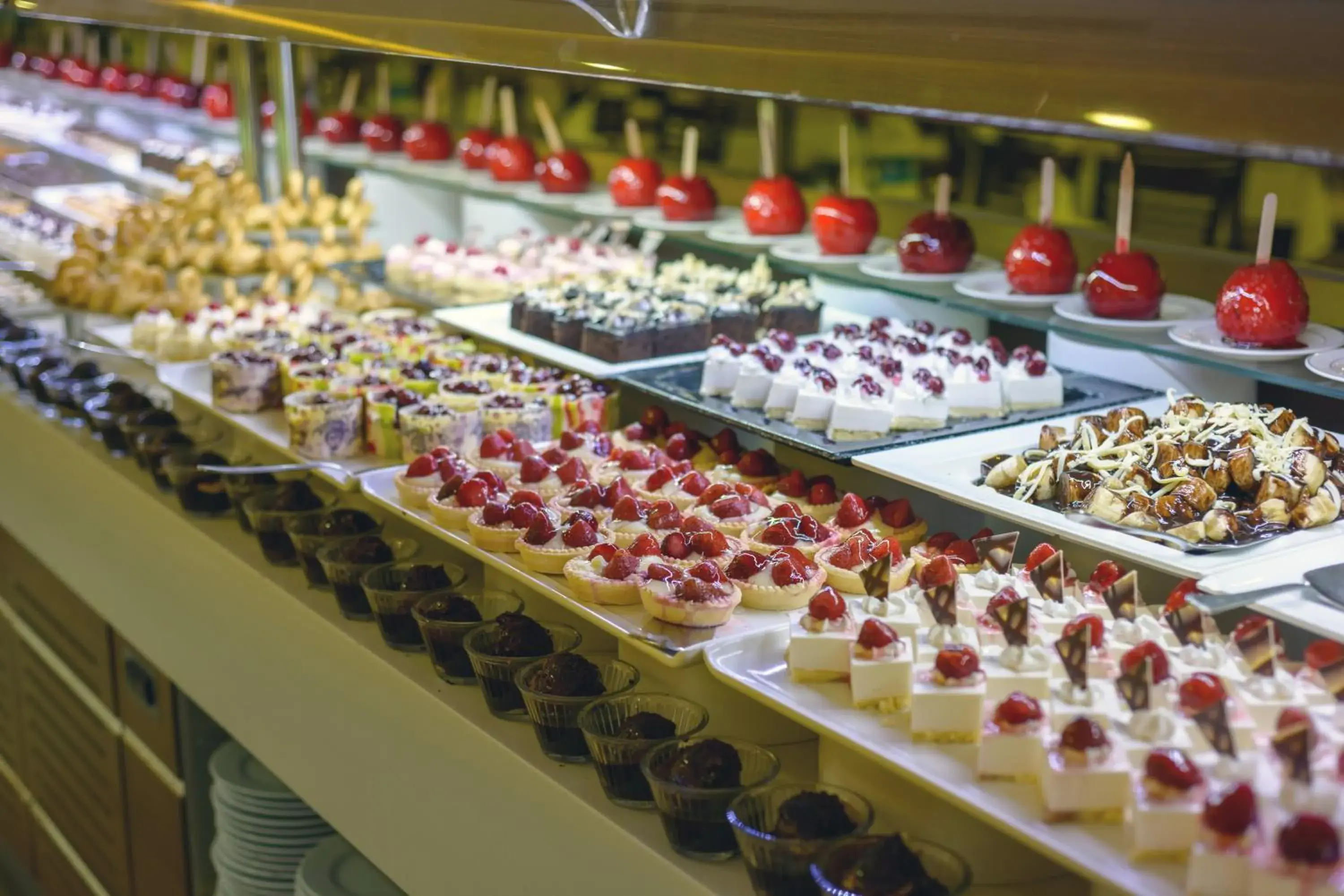 Restaurant/places to eat in Green Max Hotel Restaurant/places to eat in Green Max Hotel