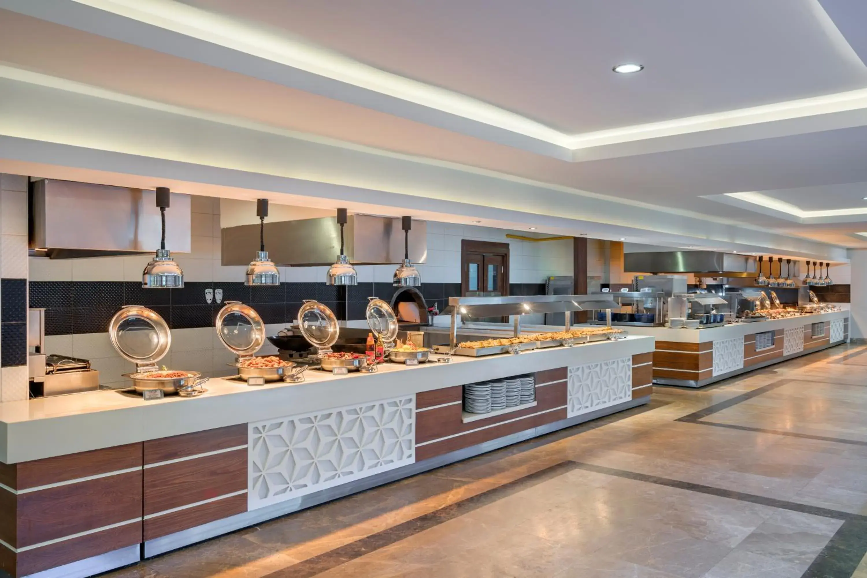 Restaurant/places to eat in Green Max Hotel Restaurant/places to eat in Green Max Hotel