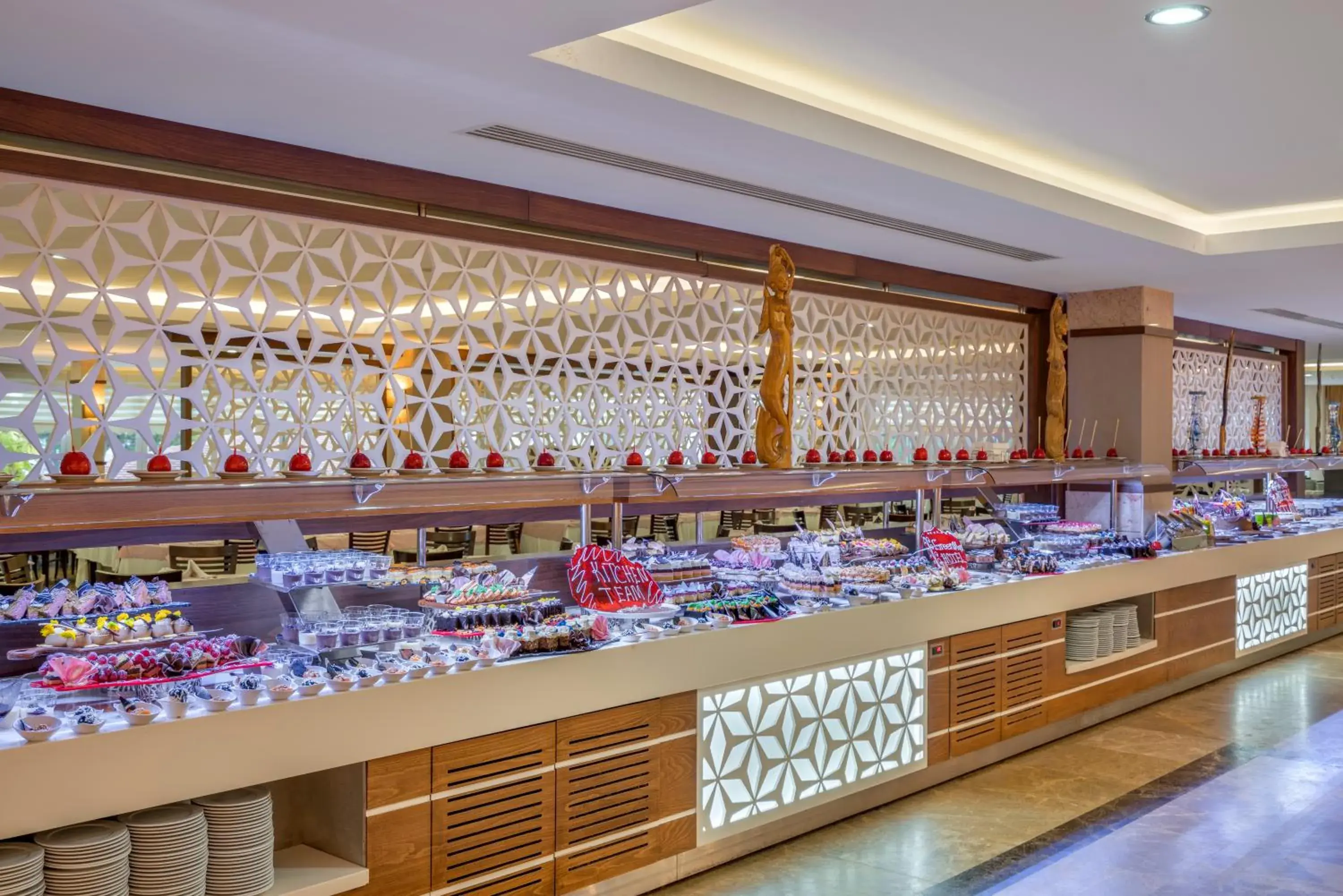 Restaurant/places to eat in Green Max Hotel Restaurant/places to eat in Green Max Hotel