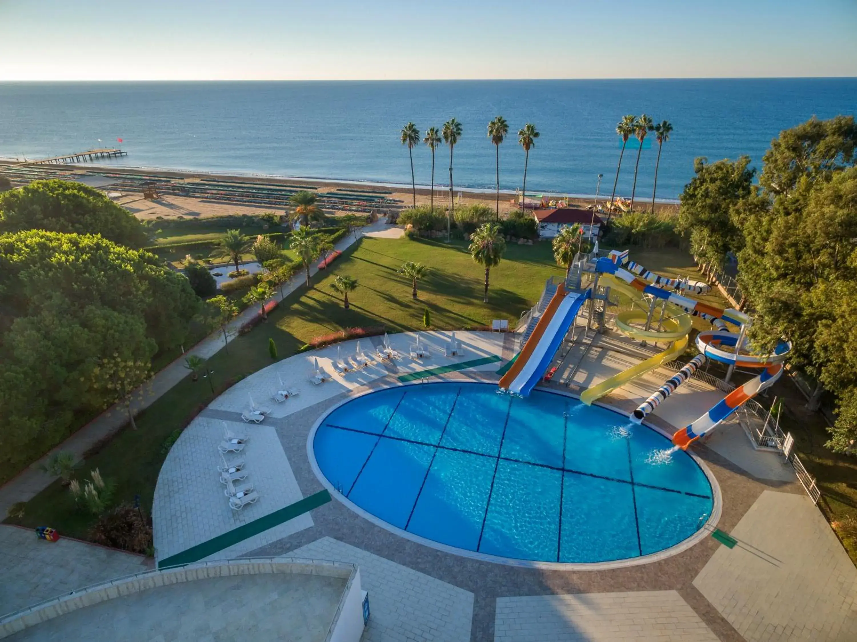 Swimming pool in Green Max Hotel Swimming pool in Green Max Hotel