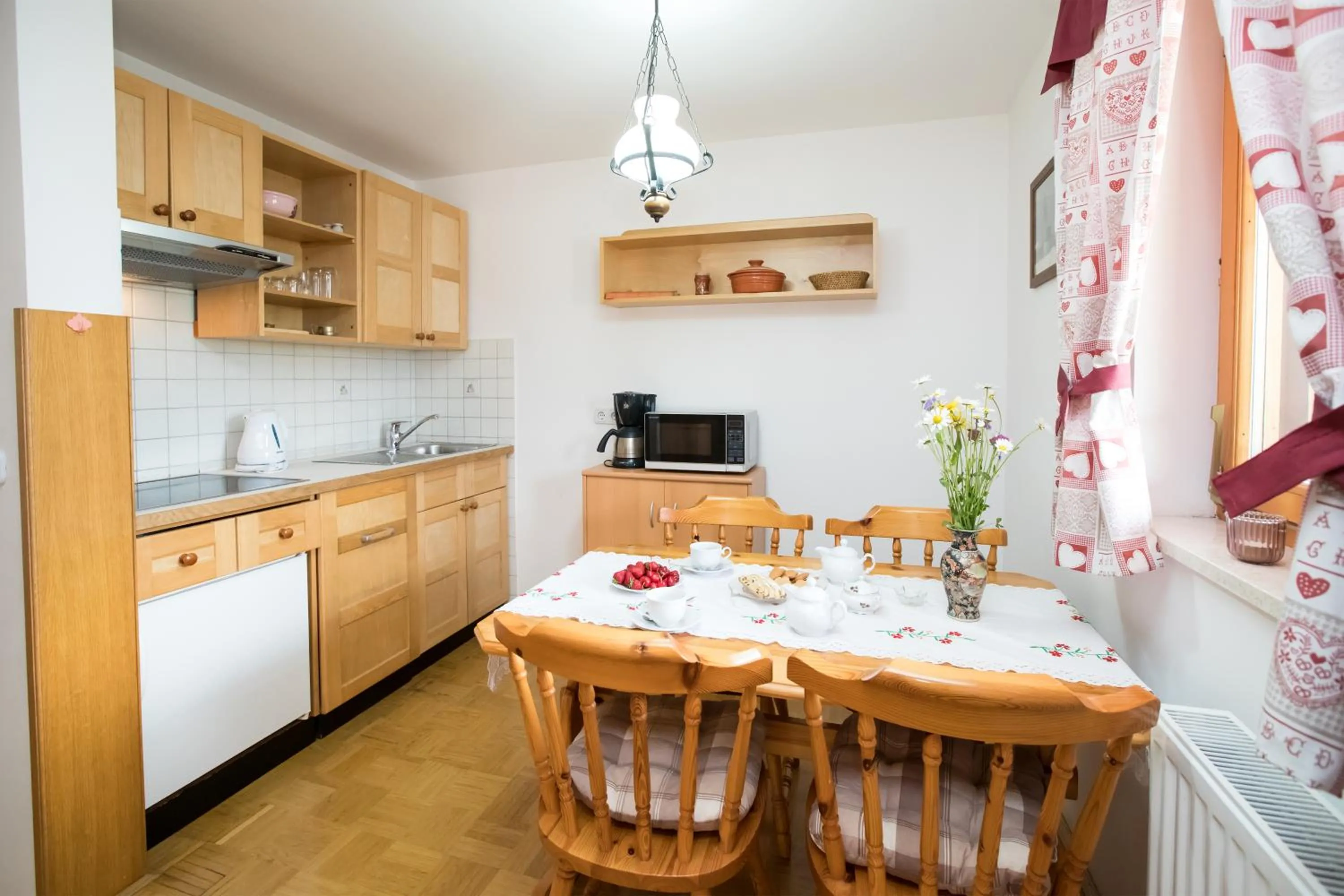 Kitchen or kitchenette in Apartmaji Katrnjek