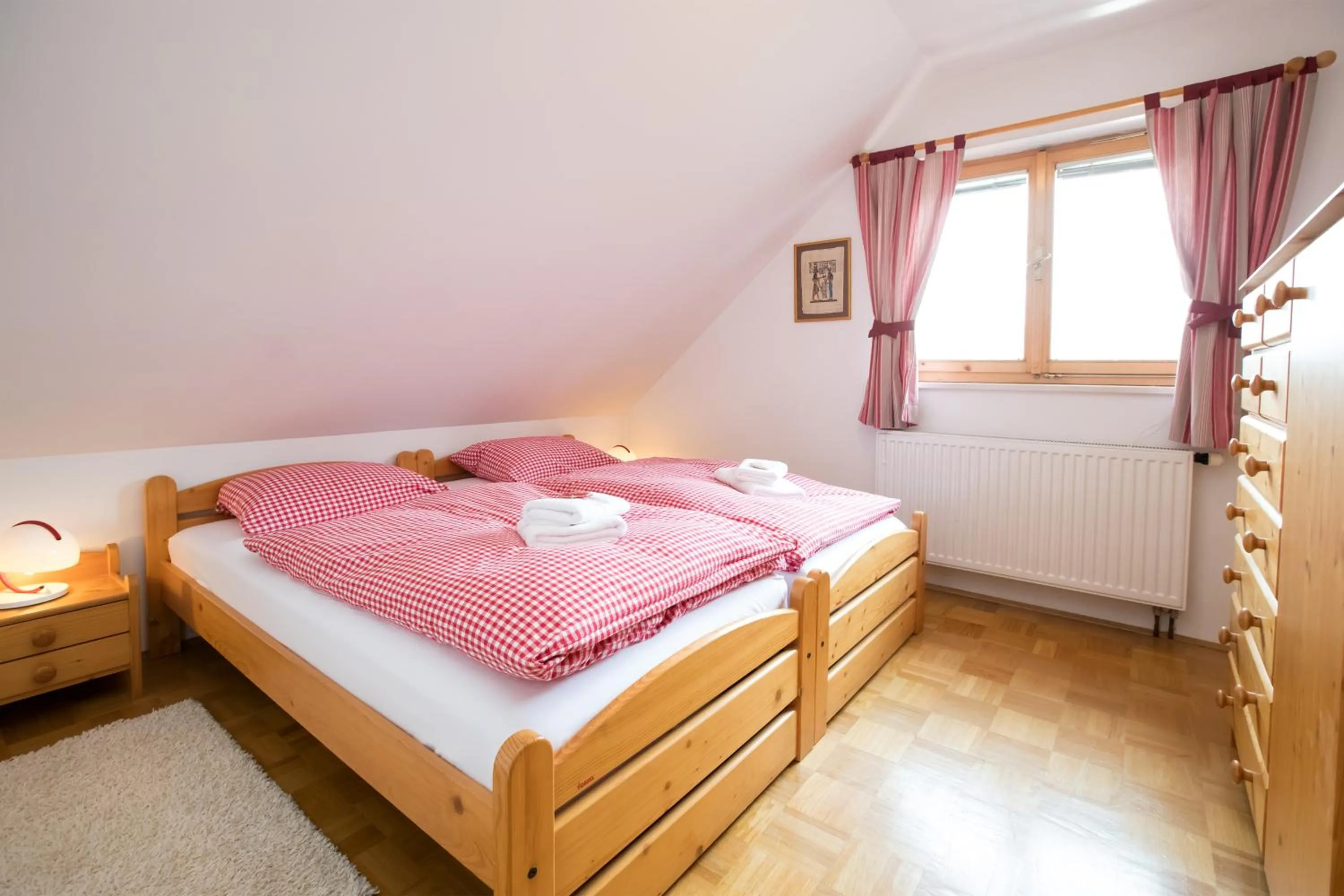 Photo of the whole room, Bed in Apartmaji Katrnjek
