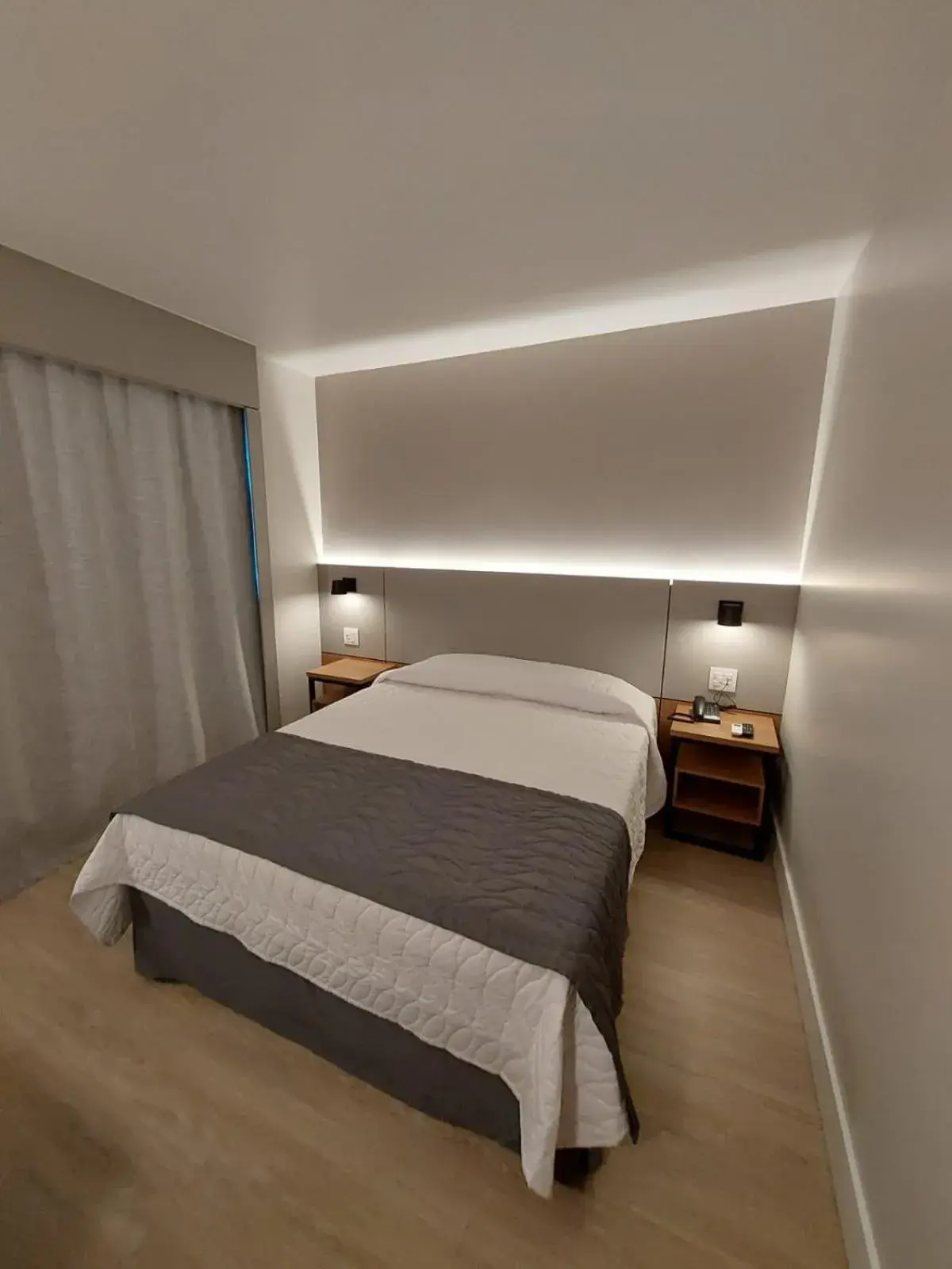 Bed in Mogano Business Hotel- ELETROPOSTO Bed in Mogano Business Hotel- ELETROPOSTO