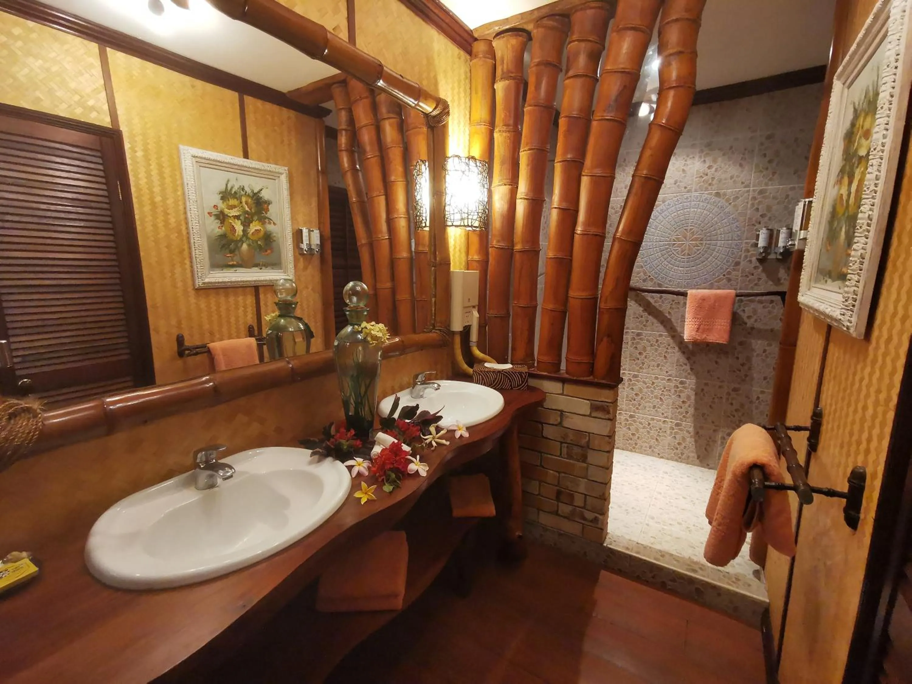 Bathroom in Hôtel Fenua Mata'i'oa