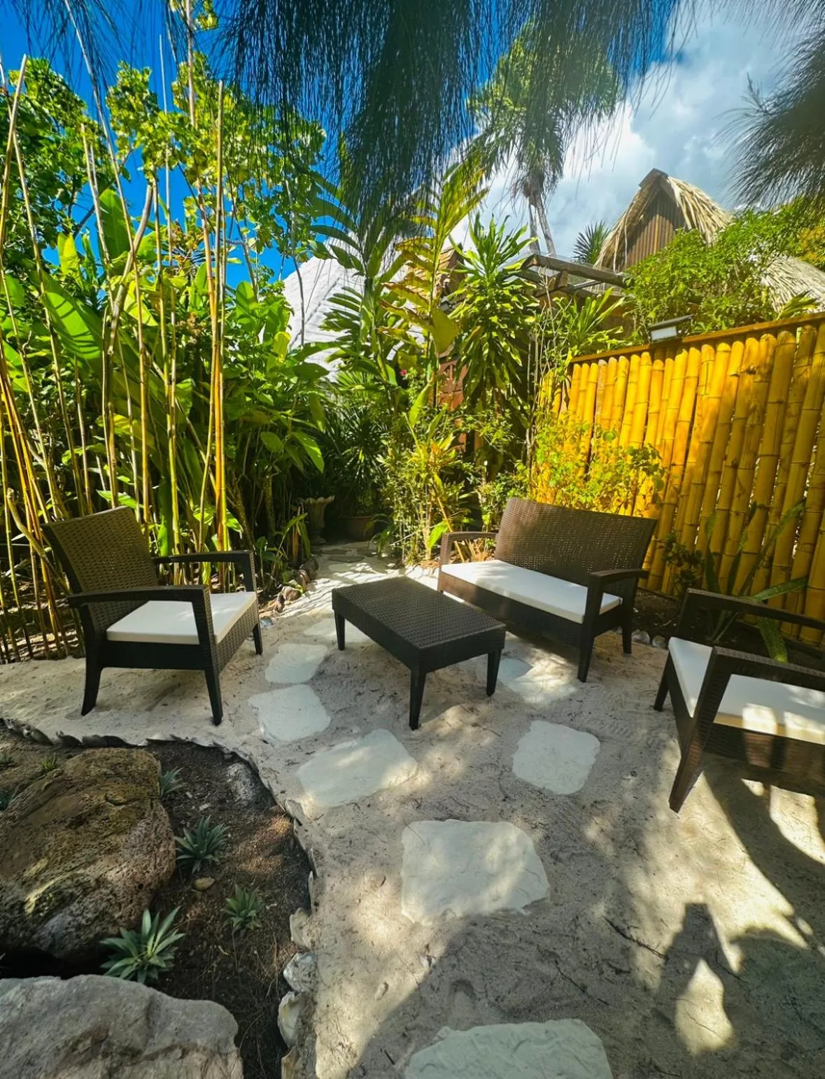 Patio in Hôtel Fenua Mata'i'oa