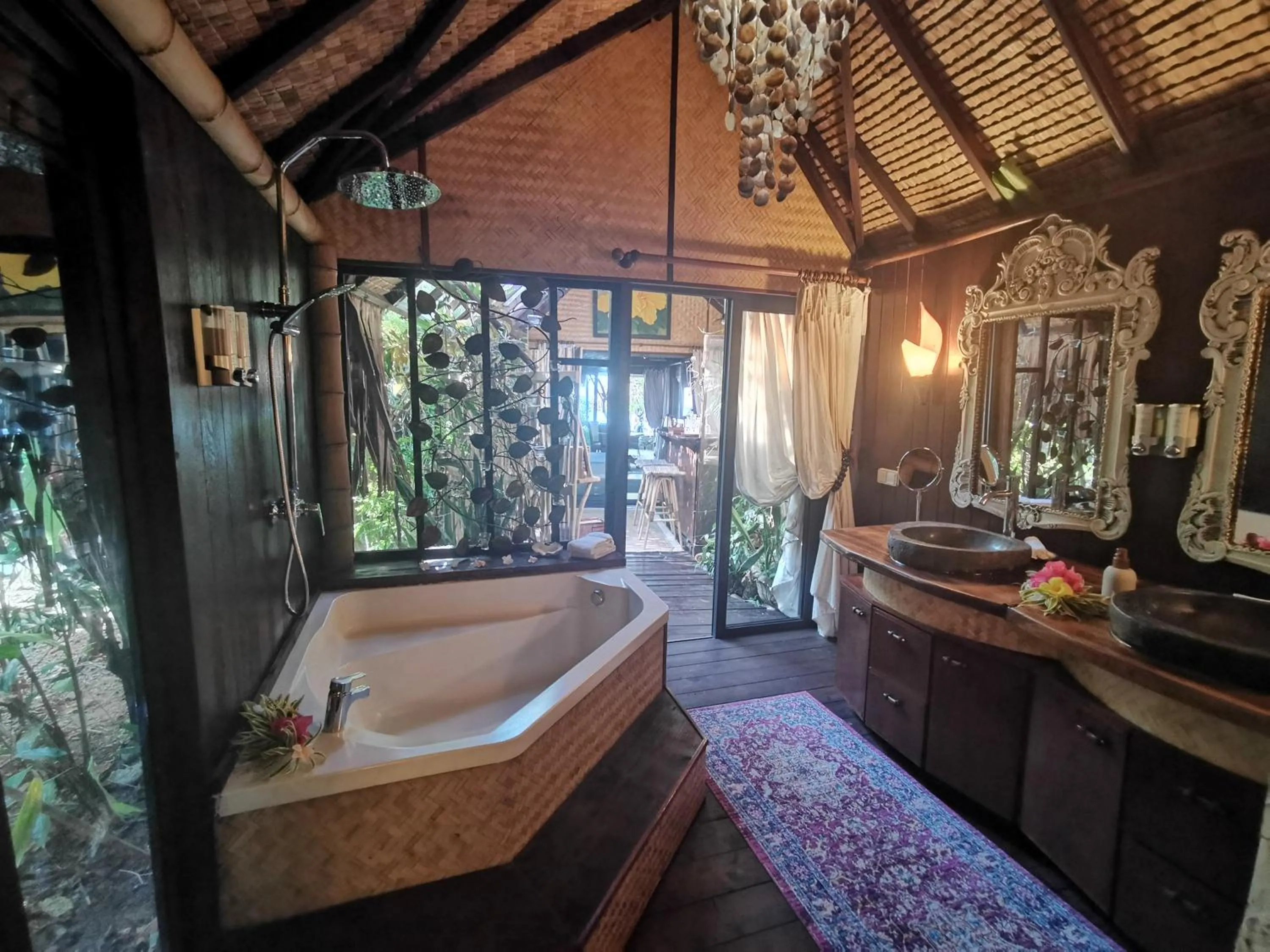 Bathroom in Hôtel Fenua Mata'i'oa