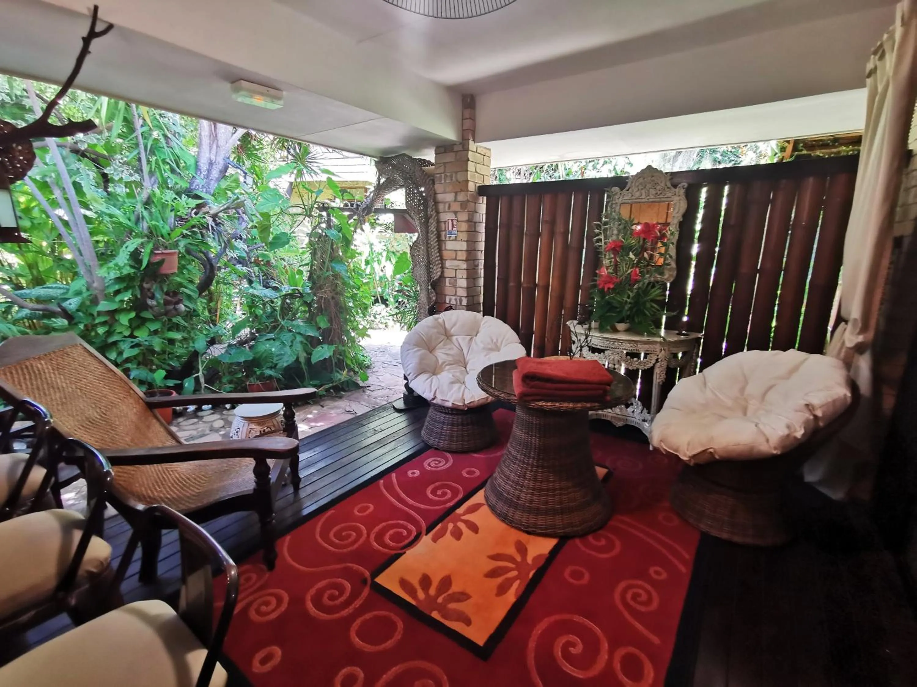 Patio in Hôtel Fenua Mata'i'oa