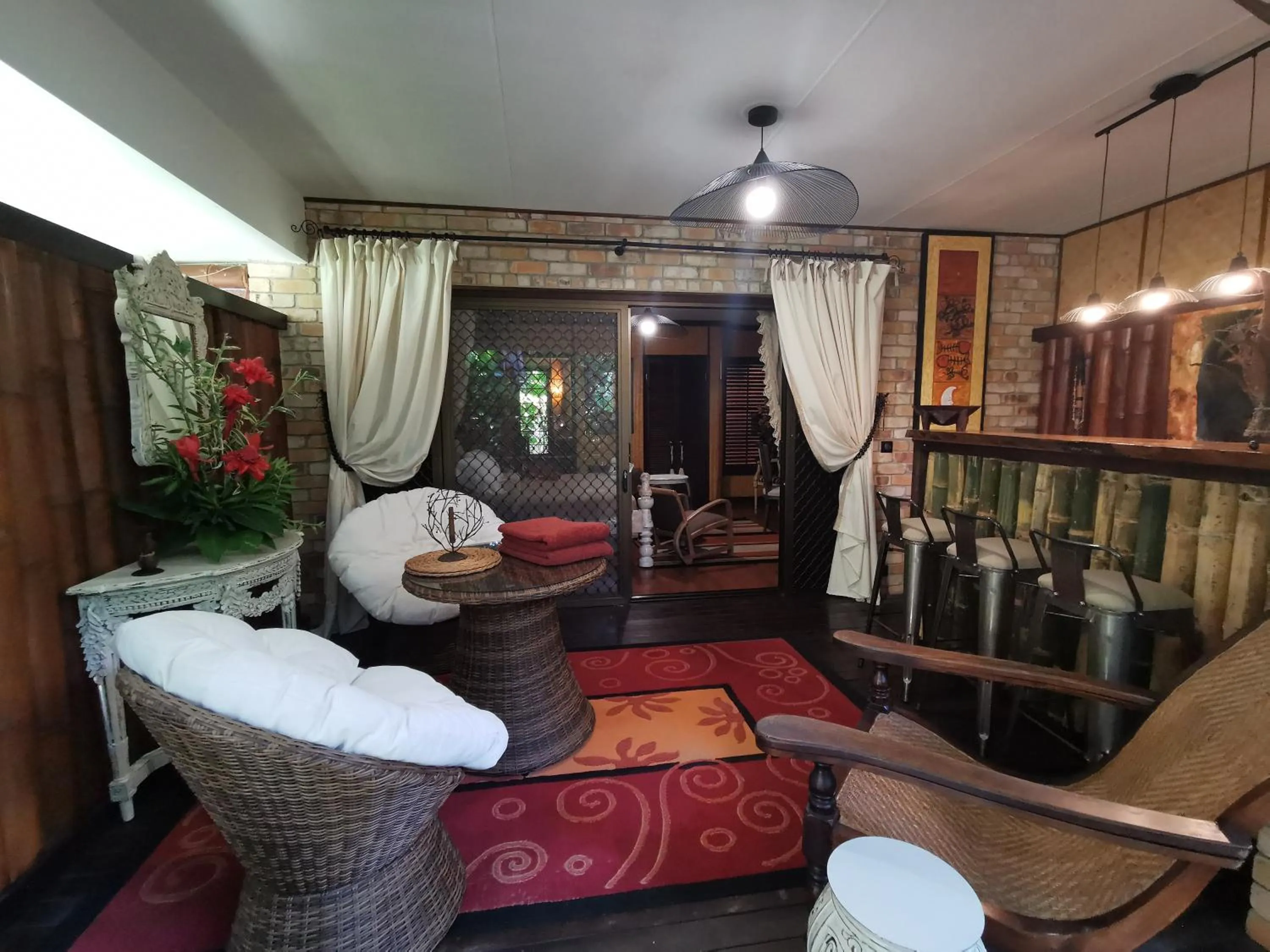 Patio in Hôtel Fenua Mata'i'oa