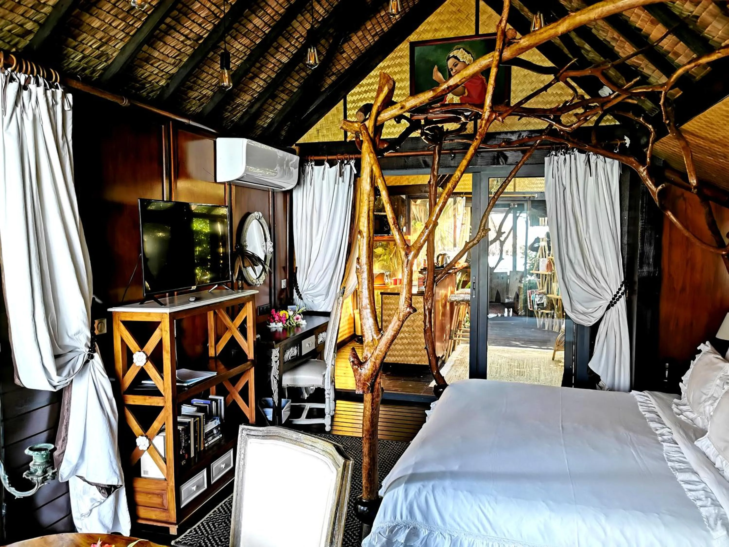 Bedroom, Bed in Hôtel Fenua Mata'i'oa