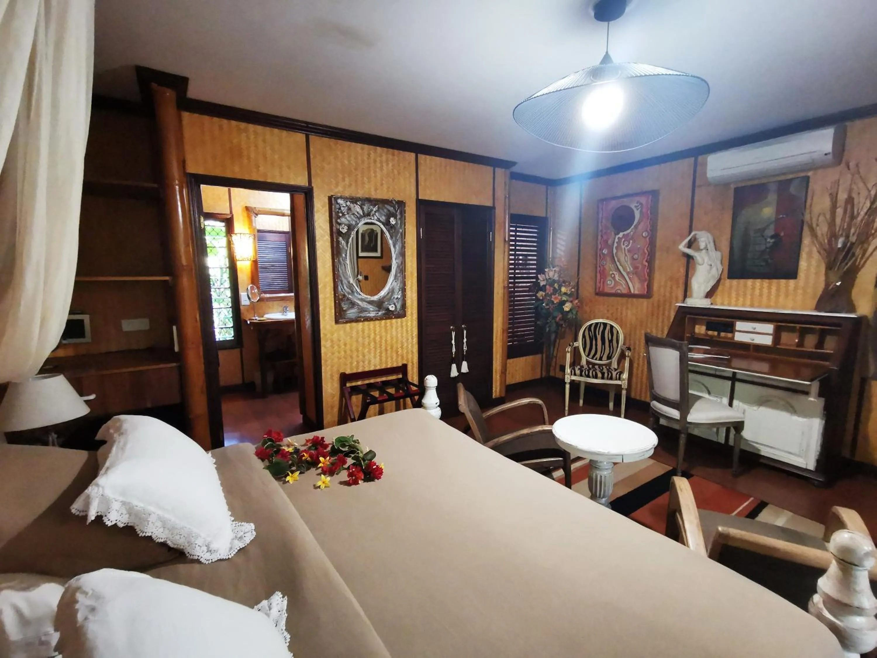 Bedroom in Hôtel Fenua Mata'i'oa