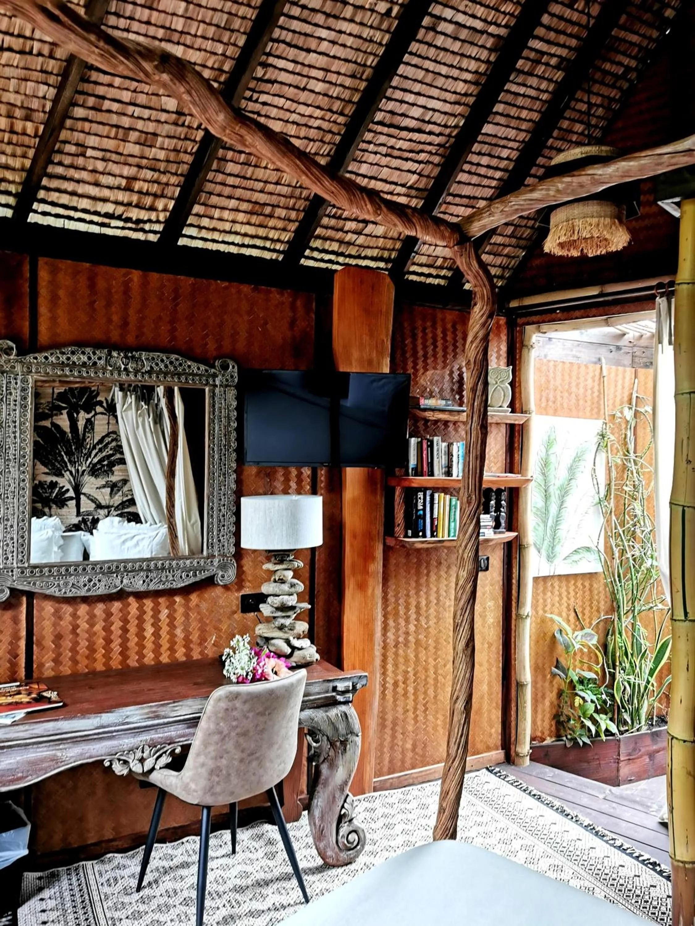 TV and multimedia in Hôtel Fenua Mata'i'oa