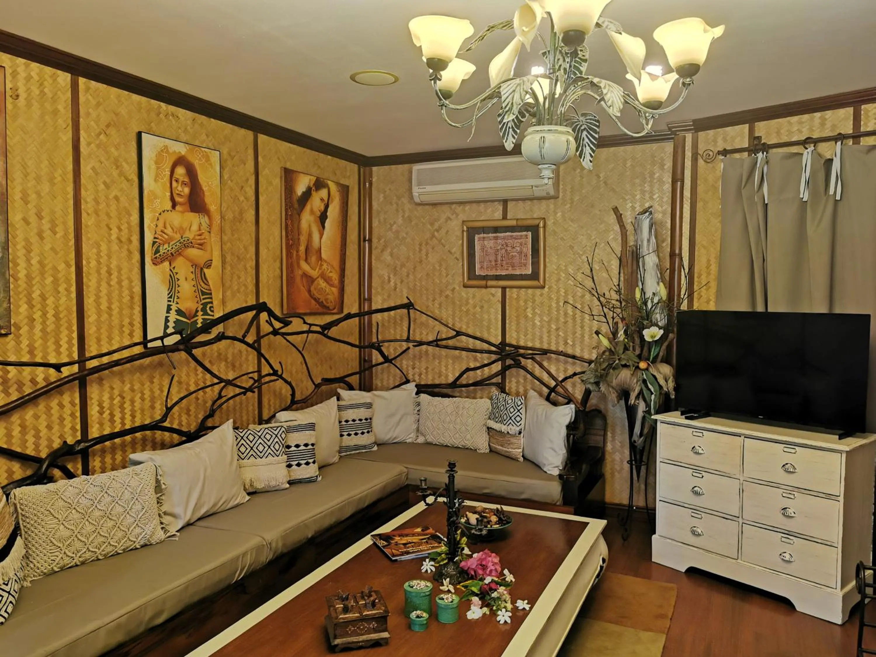 Seating area in Hôtel Fenua Mata'i'oa