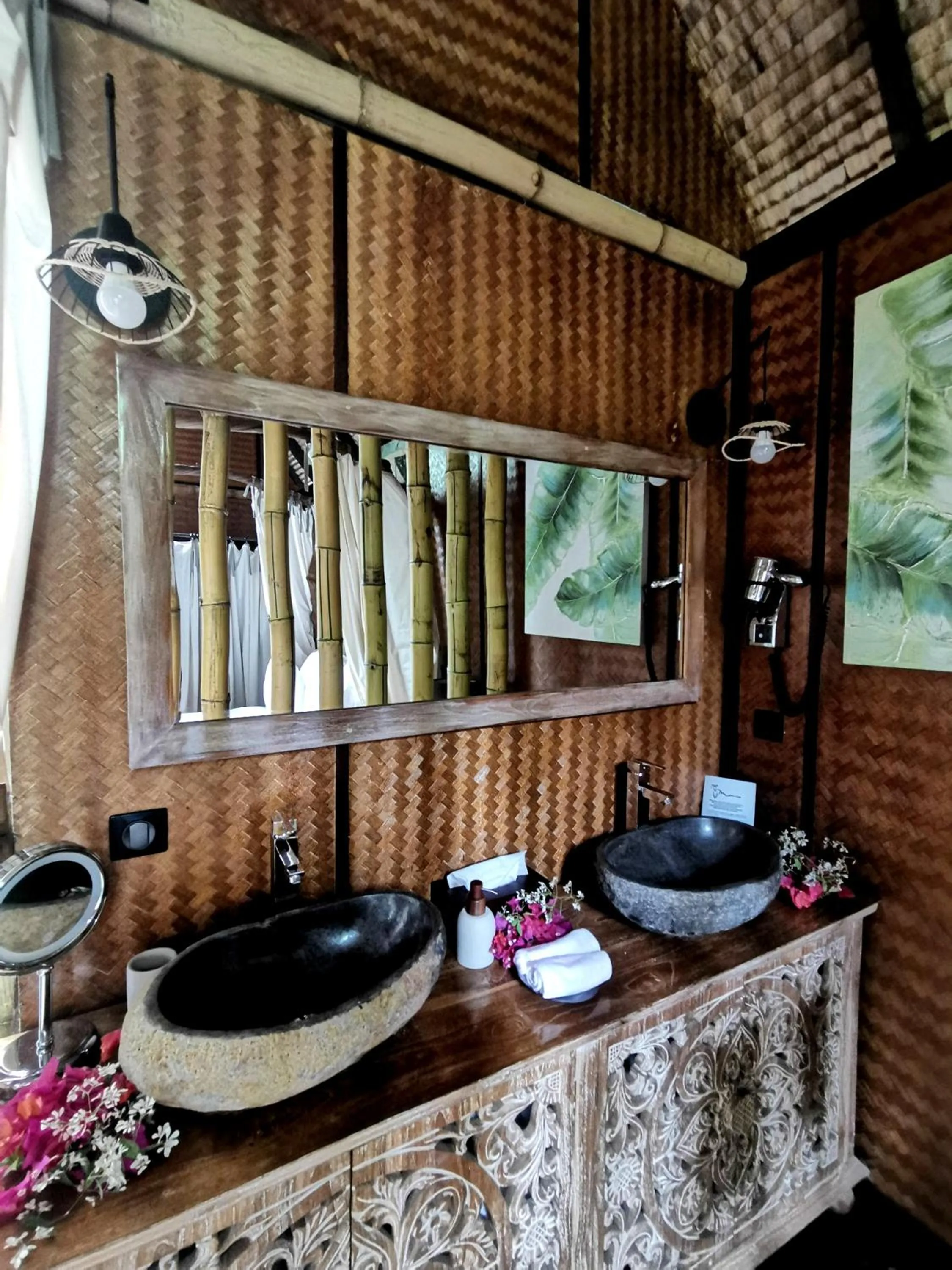 Bathroom in Hôtel Fenua Mata'i'oa
