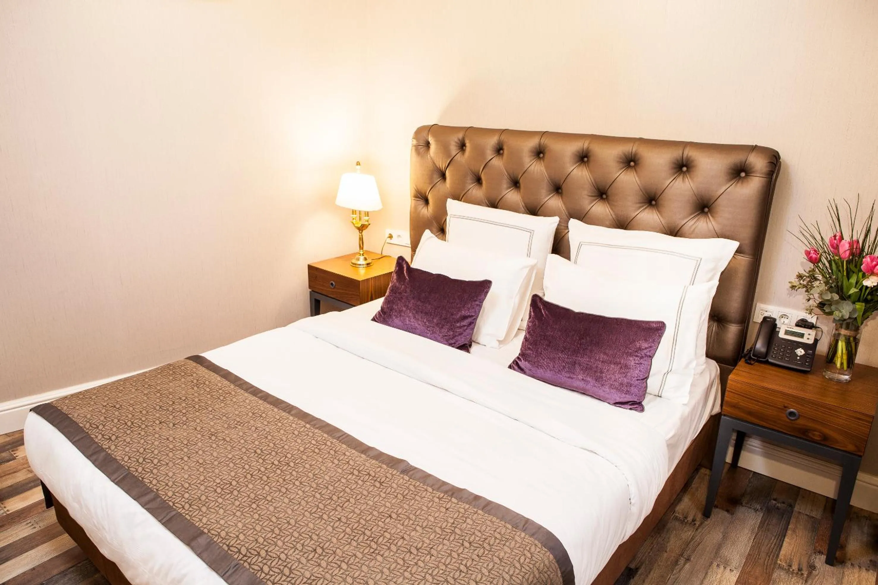 Bedroom, Bed in Meroddi Bağdatlıyan - 1892 Heritage Rooms by Galata Tower